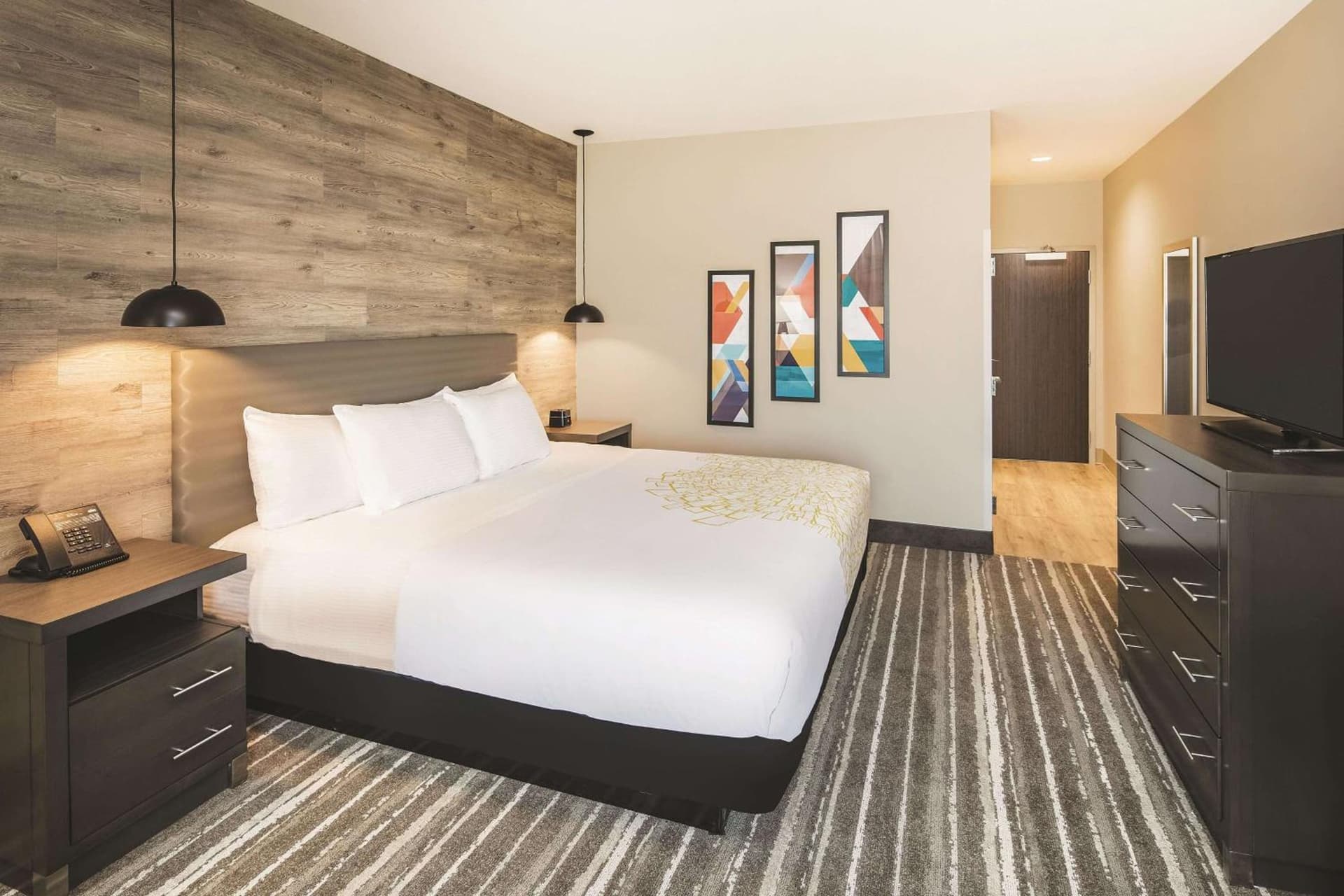 La Quinta Inn & Suites by Wyndham Atlanta South - McDonough interior in McDonough, GA — gallery photo 2