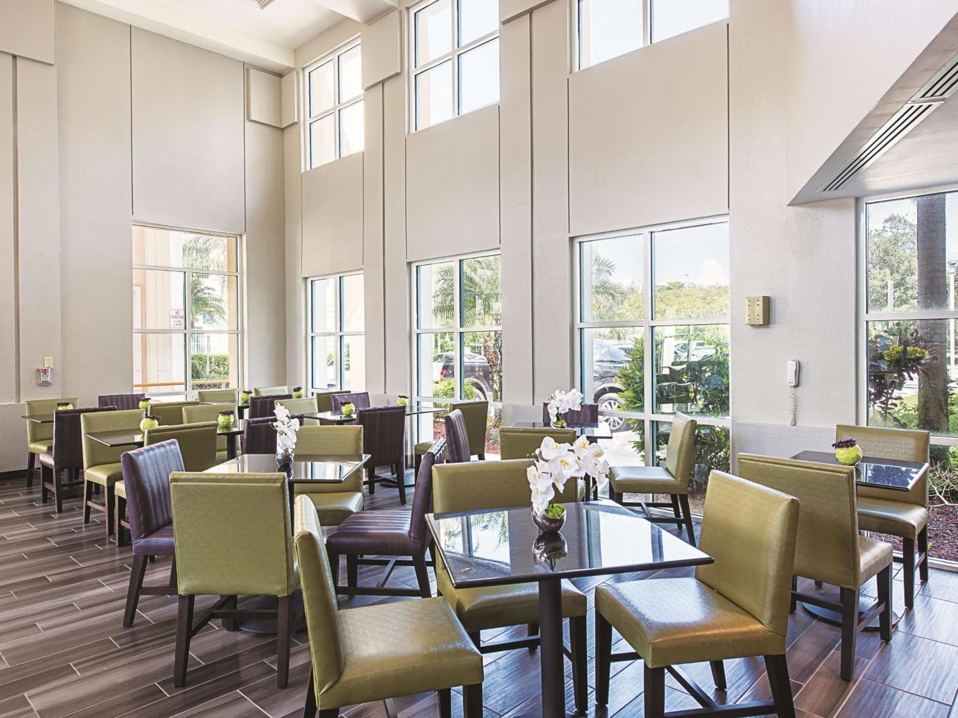 La Quinta by Wyndham Plantation at SW 6th St gallery photo in Plantation, FL — image 30