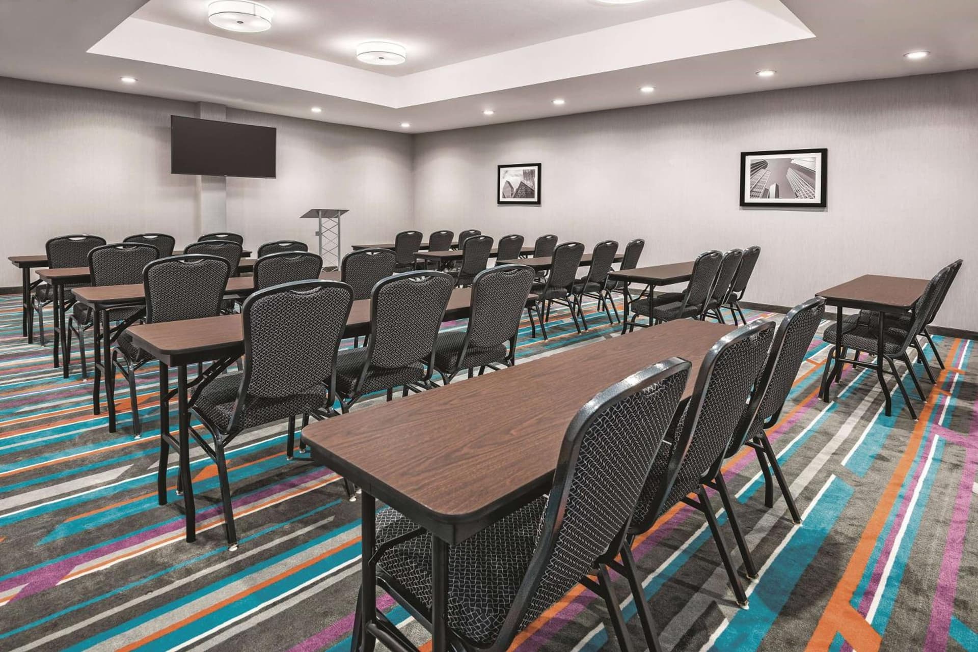 La Quinta by Wyndham Dallas Grand Prairie North gallery photo in Grand Prairie, TX — image 9