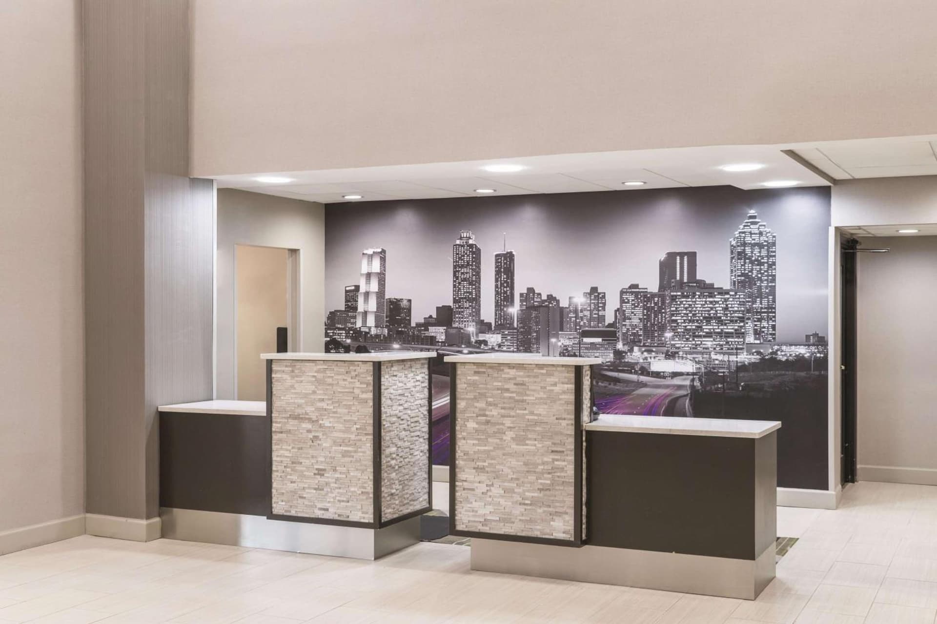 La Quinta by Wyndham Kennesaw gallery photo in Kennesaw, GA — image 10