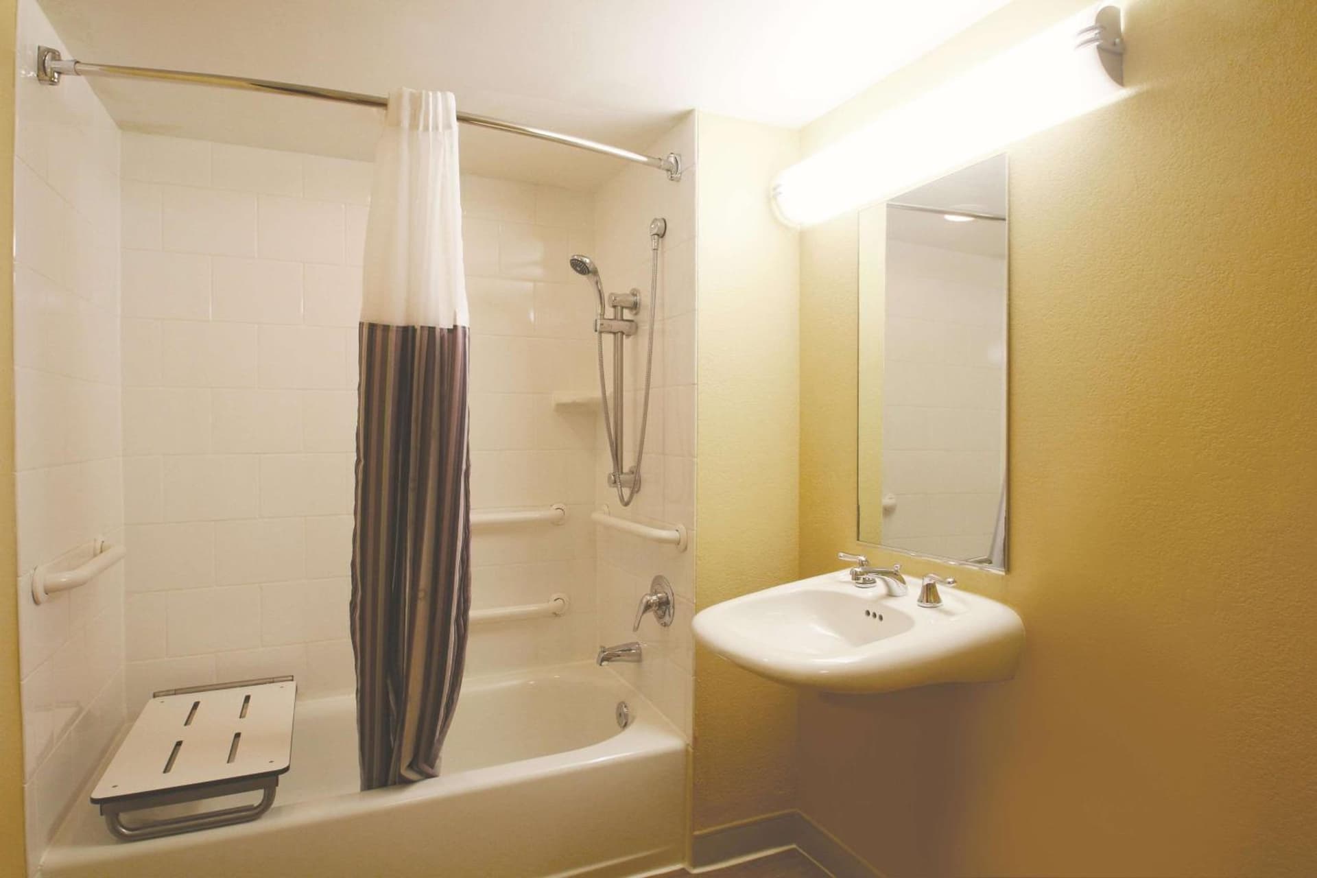 La Quinta by Wyndham Coral Springs South gallery photo in Coral Springs, FL — image 29