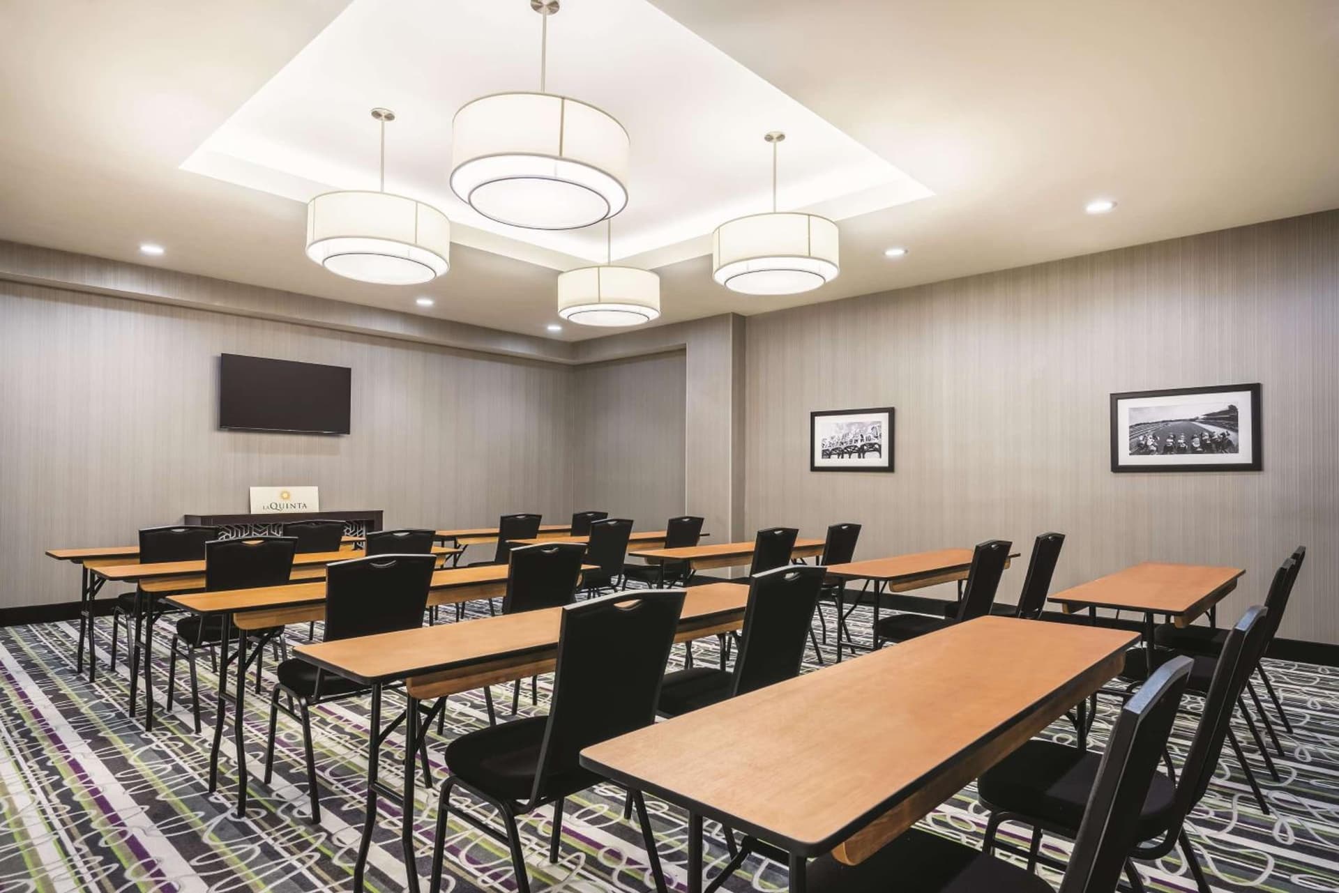La Quinta Inn & Suites by Wyndham Clifton Park Saratoga Area 1749 Route 9 gallery photo in Clifton Park, NY — image 6