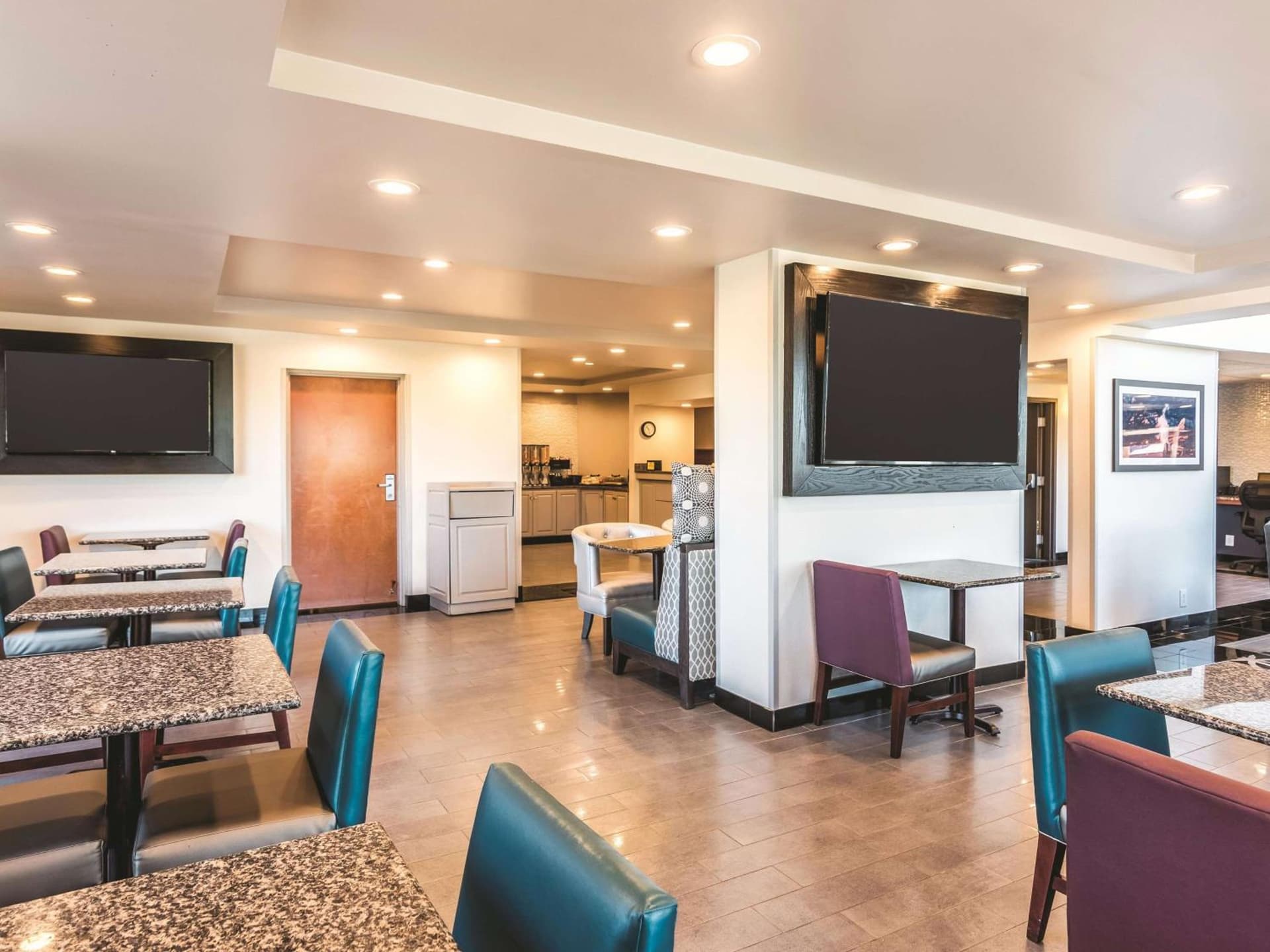 La Quinta by Wyndham Colorado Springs North gallery photo in Colorado Springs, CO — image 40
