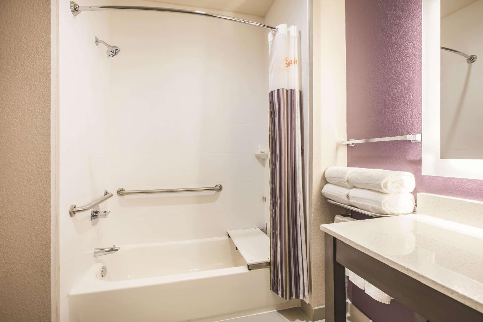 La Quinta by Wyndham Dallas Plano - The Colony gallery photo in The Colony, TX — image 9