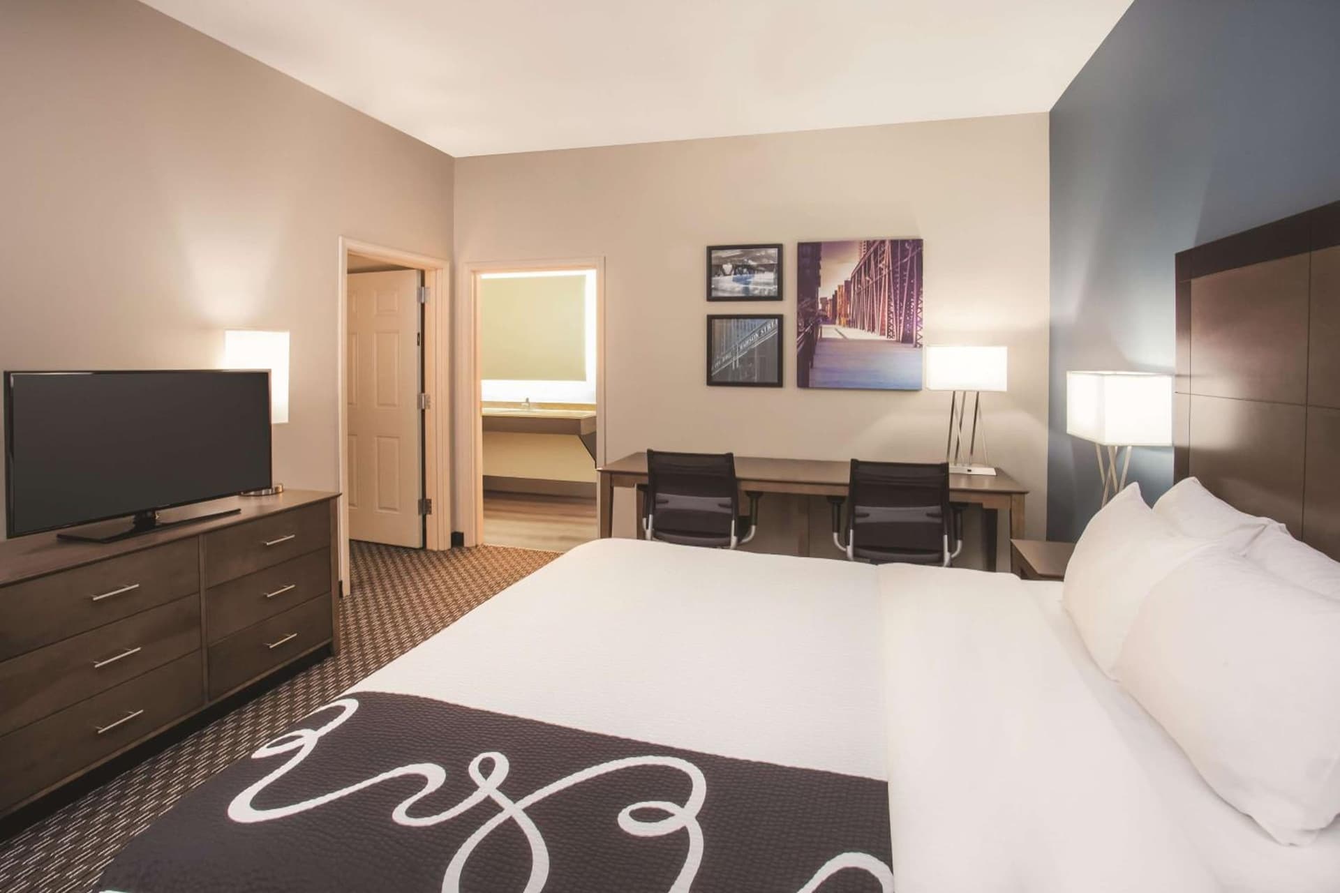 La Quinta Inn & Suites by Wyndham Chicago Downtown gallery photo in Chicago, IL — image 11