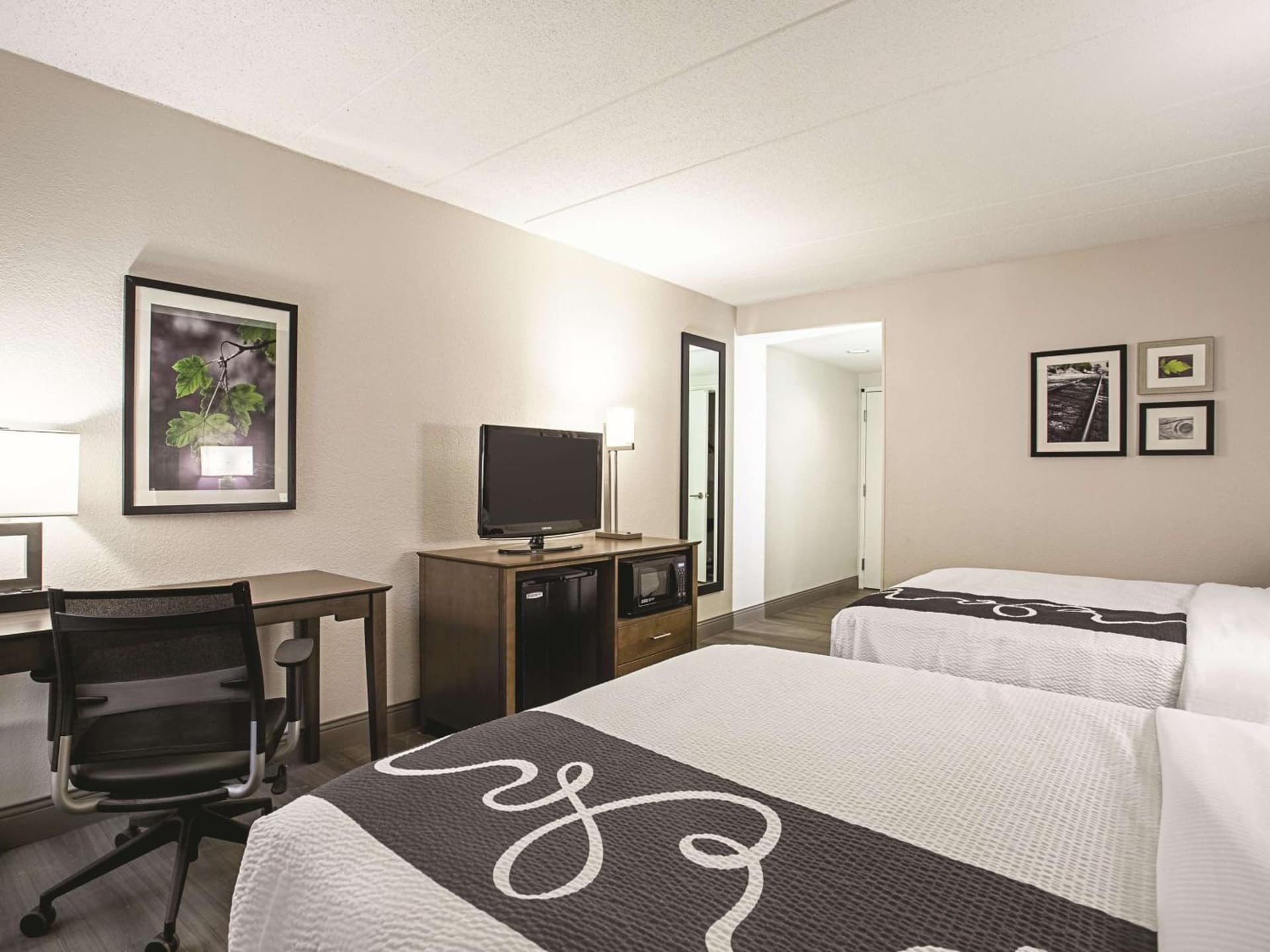 La Quinta by Wyndham Baltimore N / White Marsh gallery photo in Baltimore, MD — image 35