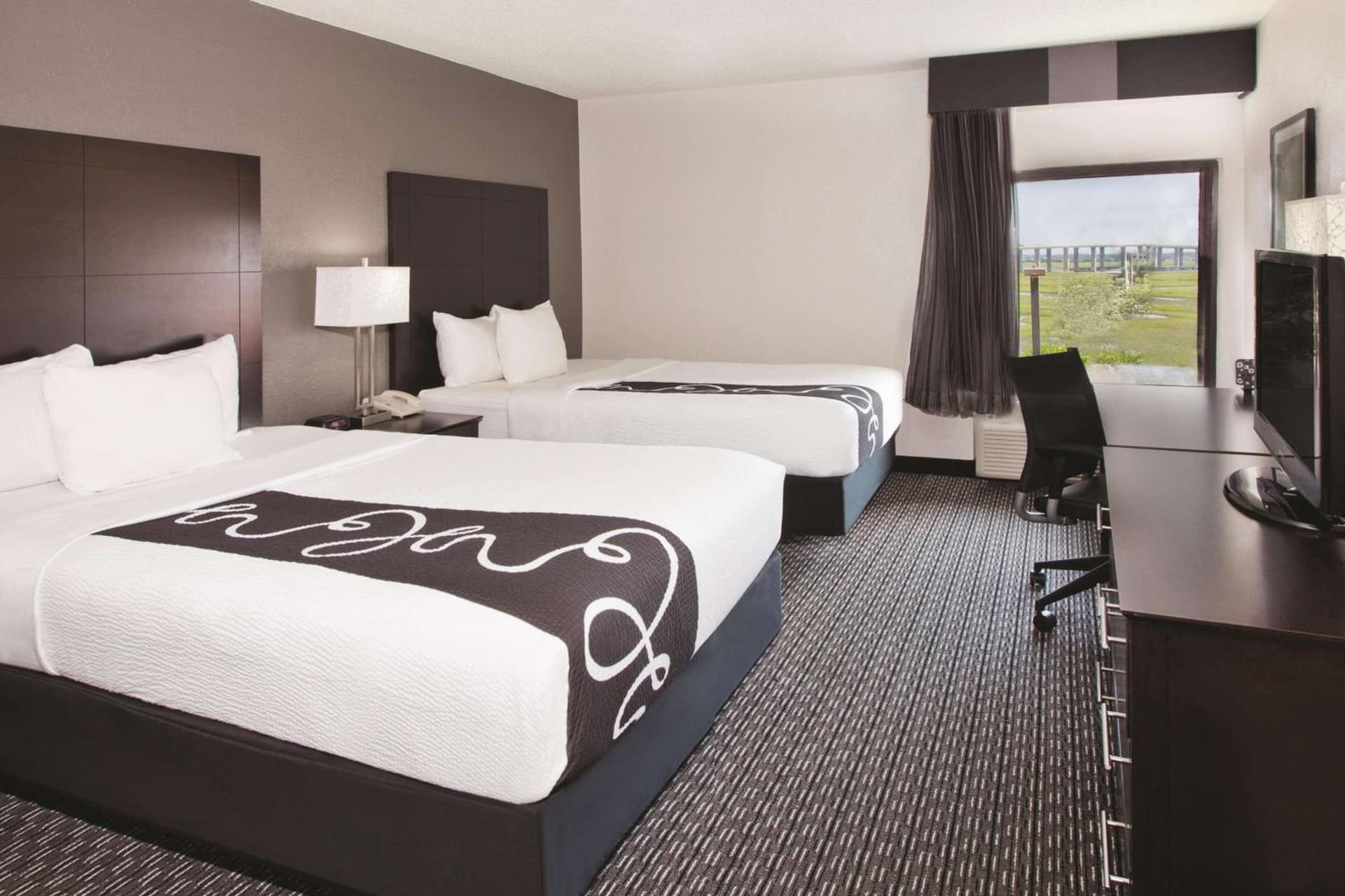 La Quinta Inn & Suites by Wyndham Charleston Riverview gallery photo in Charleston, SC — image 17