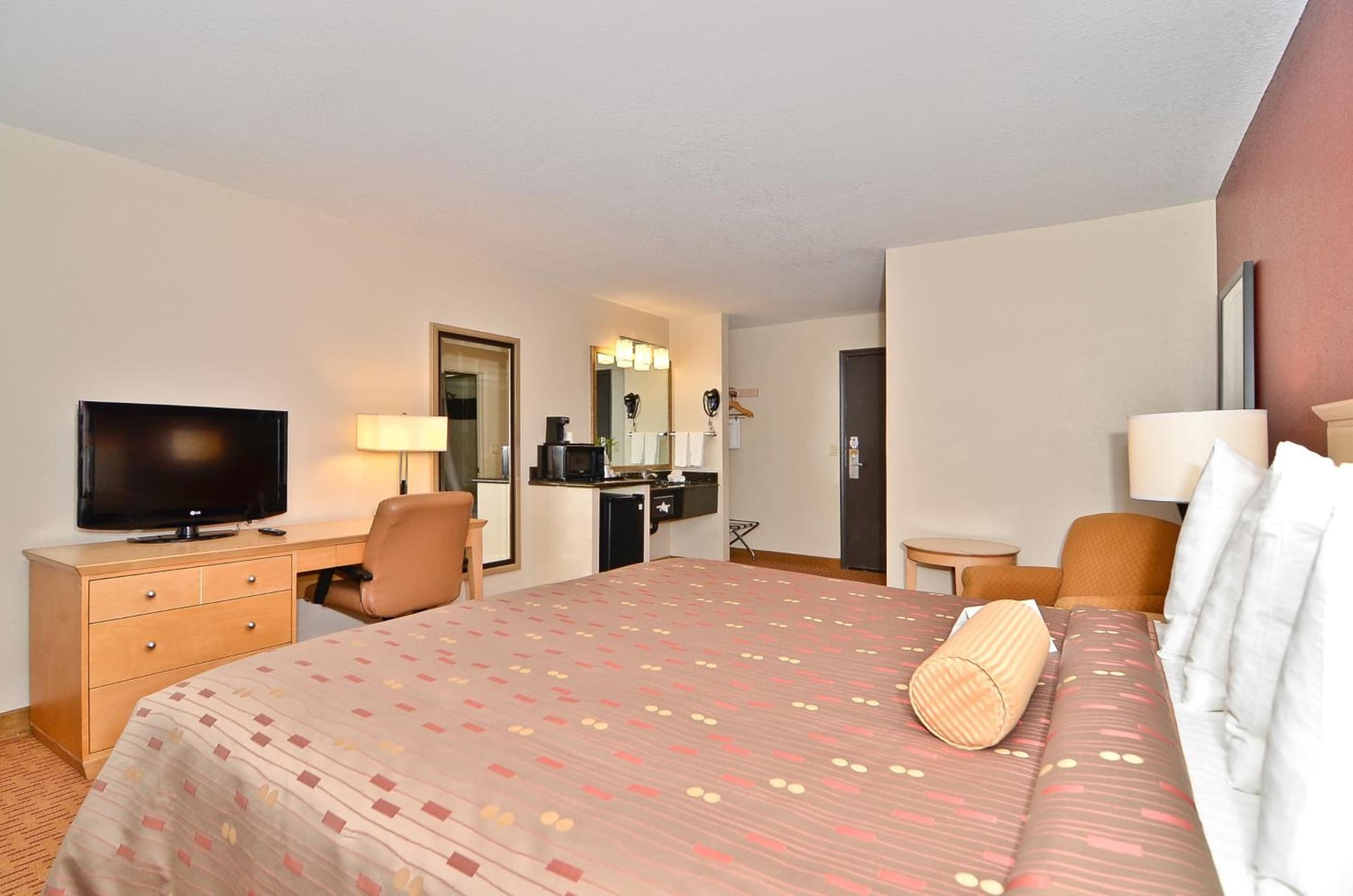 Clackamas Inn and Suites gallery photo in Clackamas, OR — image 24