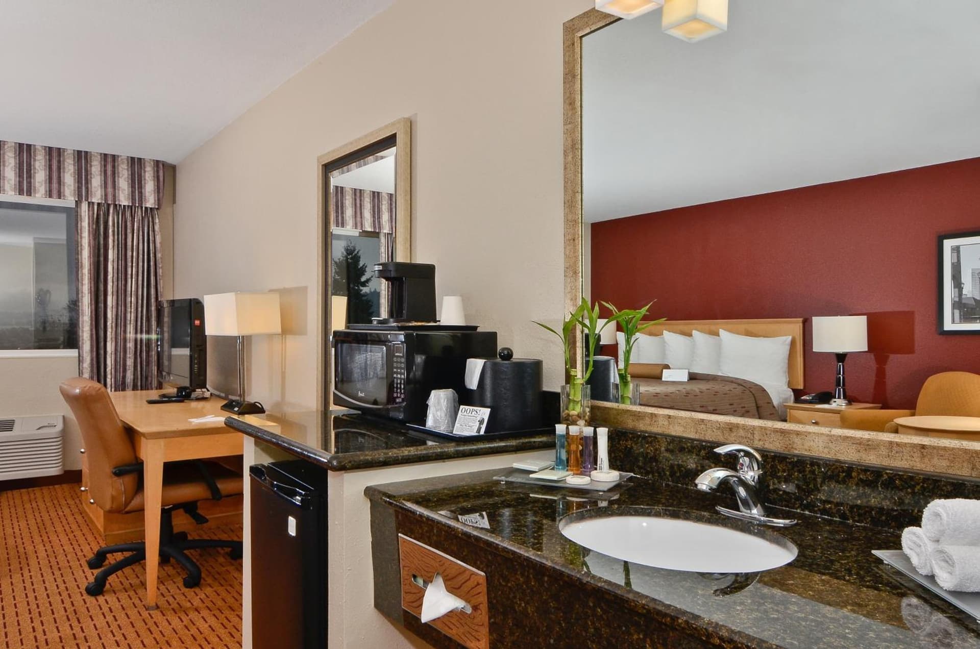Clackamas Inn and Suites gallery photo in Clackamas, OR — image 10