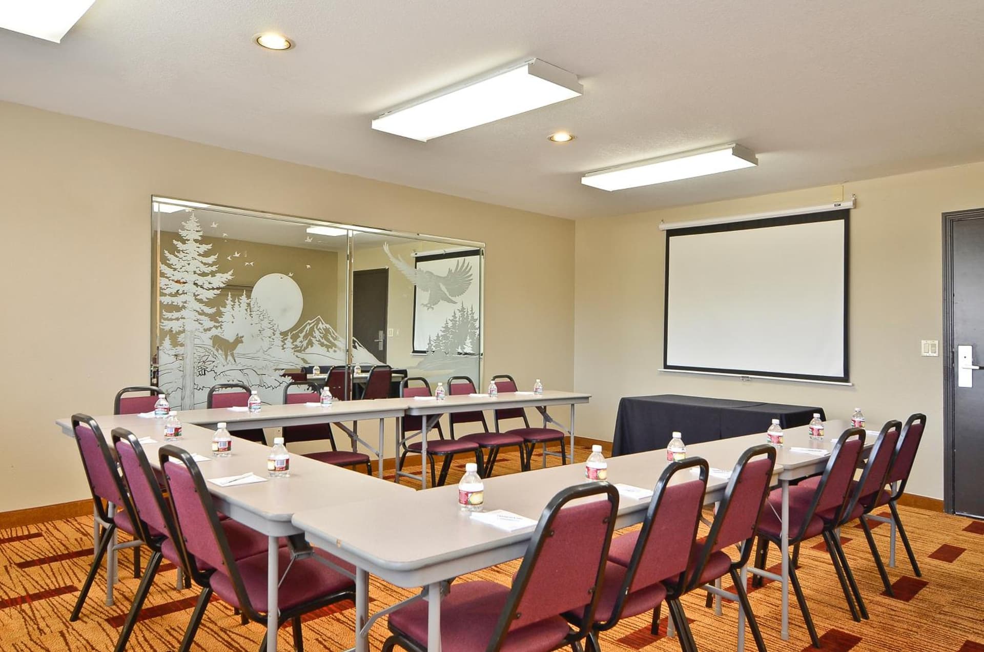 Clackamas Inn and Suites gallery photo in Clackamas, OR — image 11