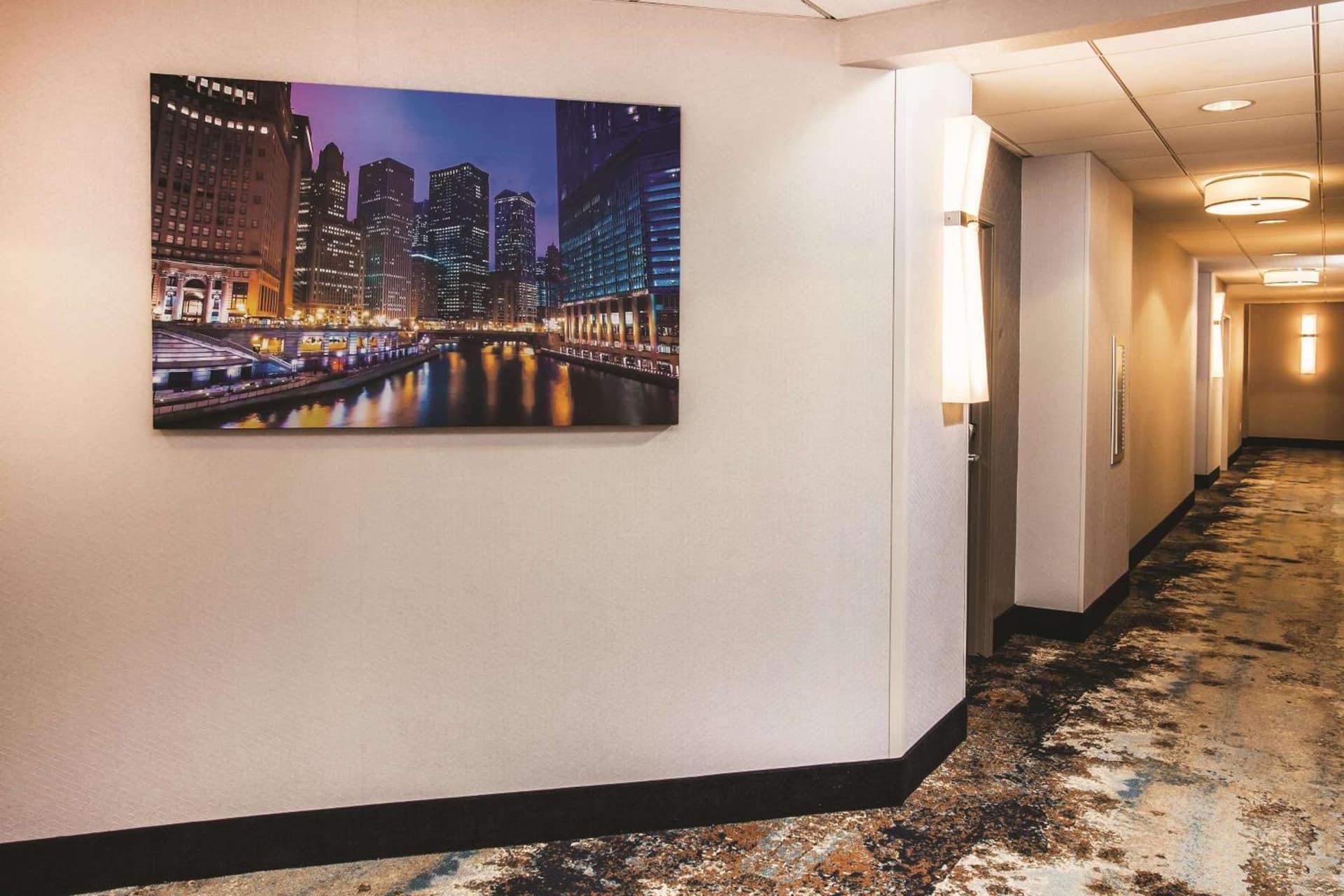 La Quinta Inn & Suites by Wyndham Chicago Downtown gallery photo in Chicago, IL — image 61