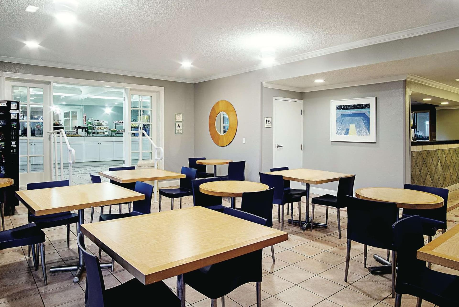 La Quinta Inn by Wyndham West Palm Beach - Florida Turnpike gallery photo in West Palm Beach, FL — image 18