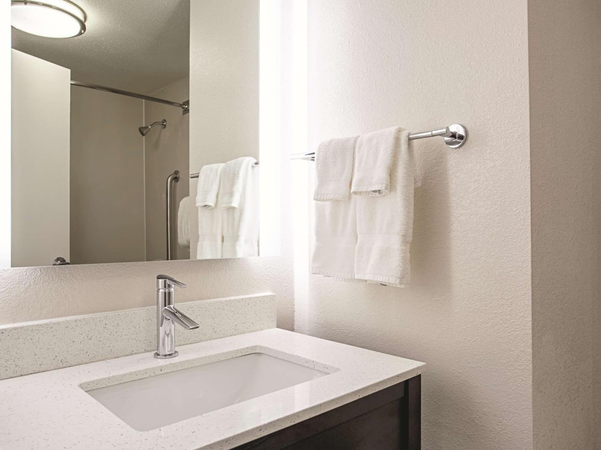 La Quinta by Wyndham Baltimore N / White Marsh gallery photo in Baltimore, MD — image 30
