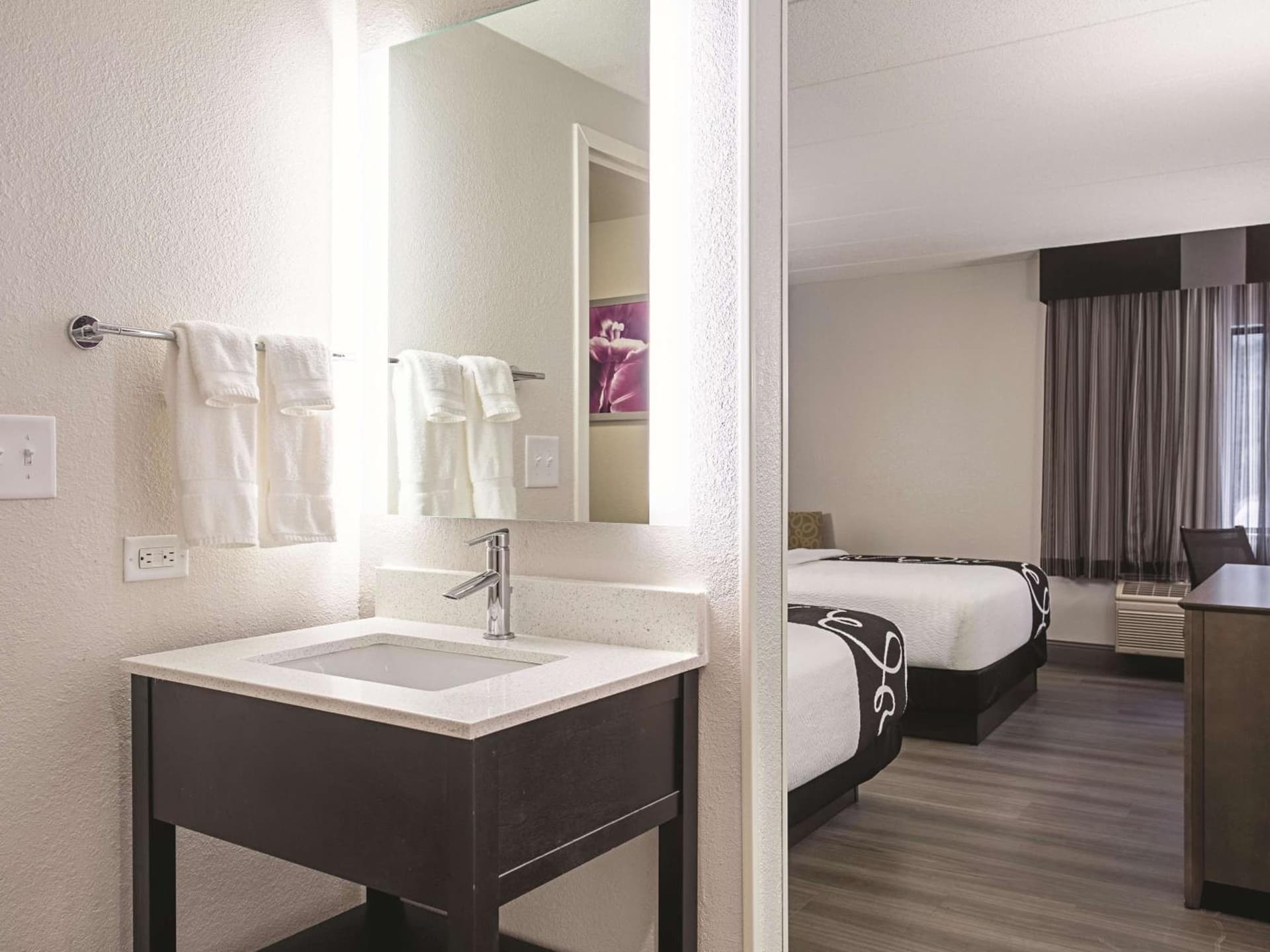 La Quinta by Wyndham Baltimore N / White Marsh gallery photo in Baltimore, MD — image 37