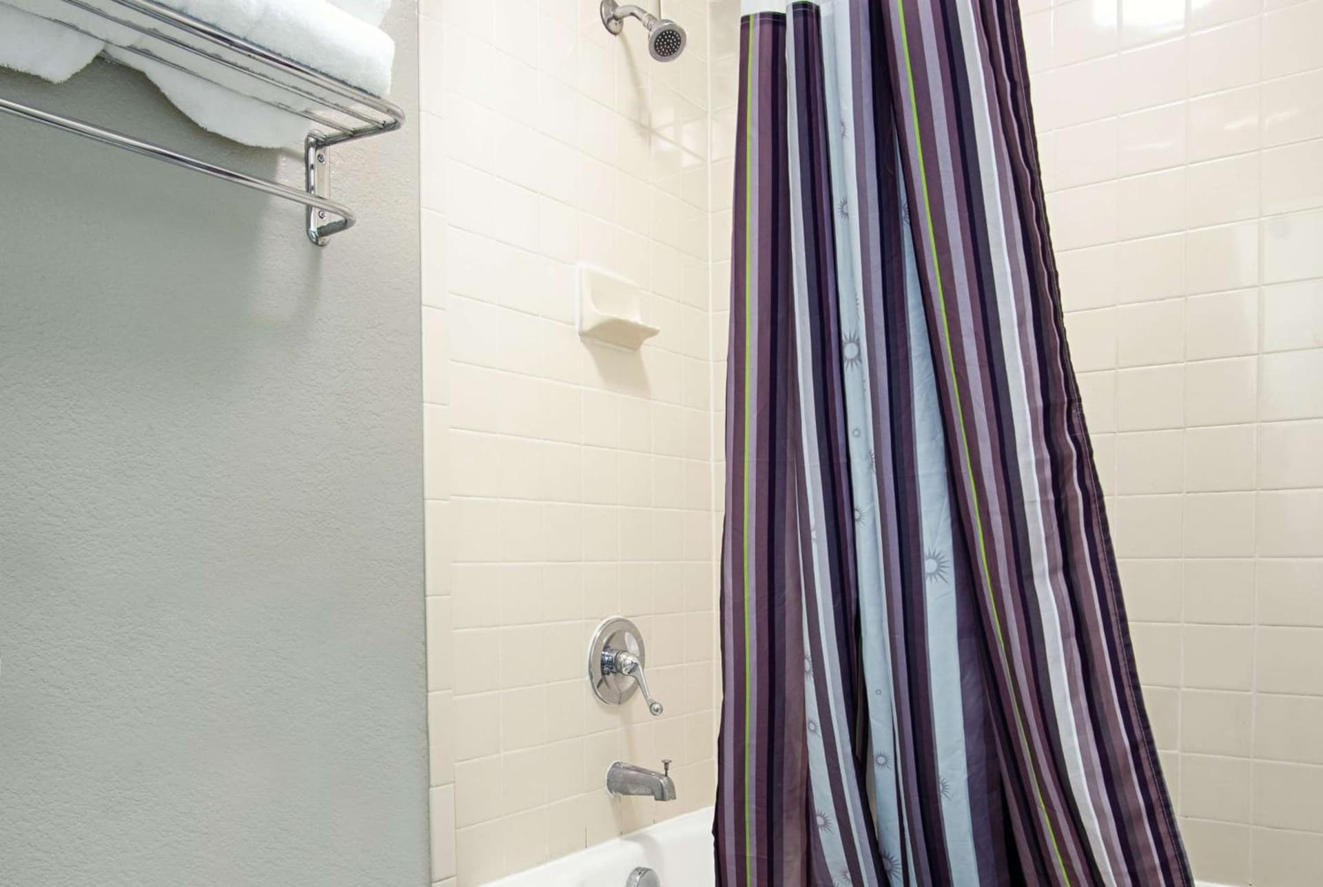 La Quinta Inn by Wyndham West Palm Beach - Florida Turnpike gallery photo in West Palm Beach, FL — image 46
