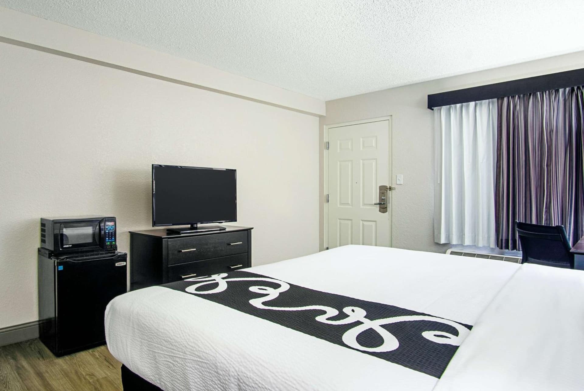 La Quinta Inn by Wyndham West Palm Beach - Florida Turnpike gallery photo in West Palm Beach, FL — image 20