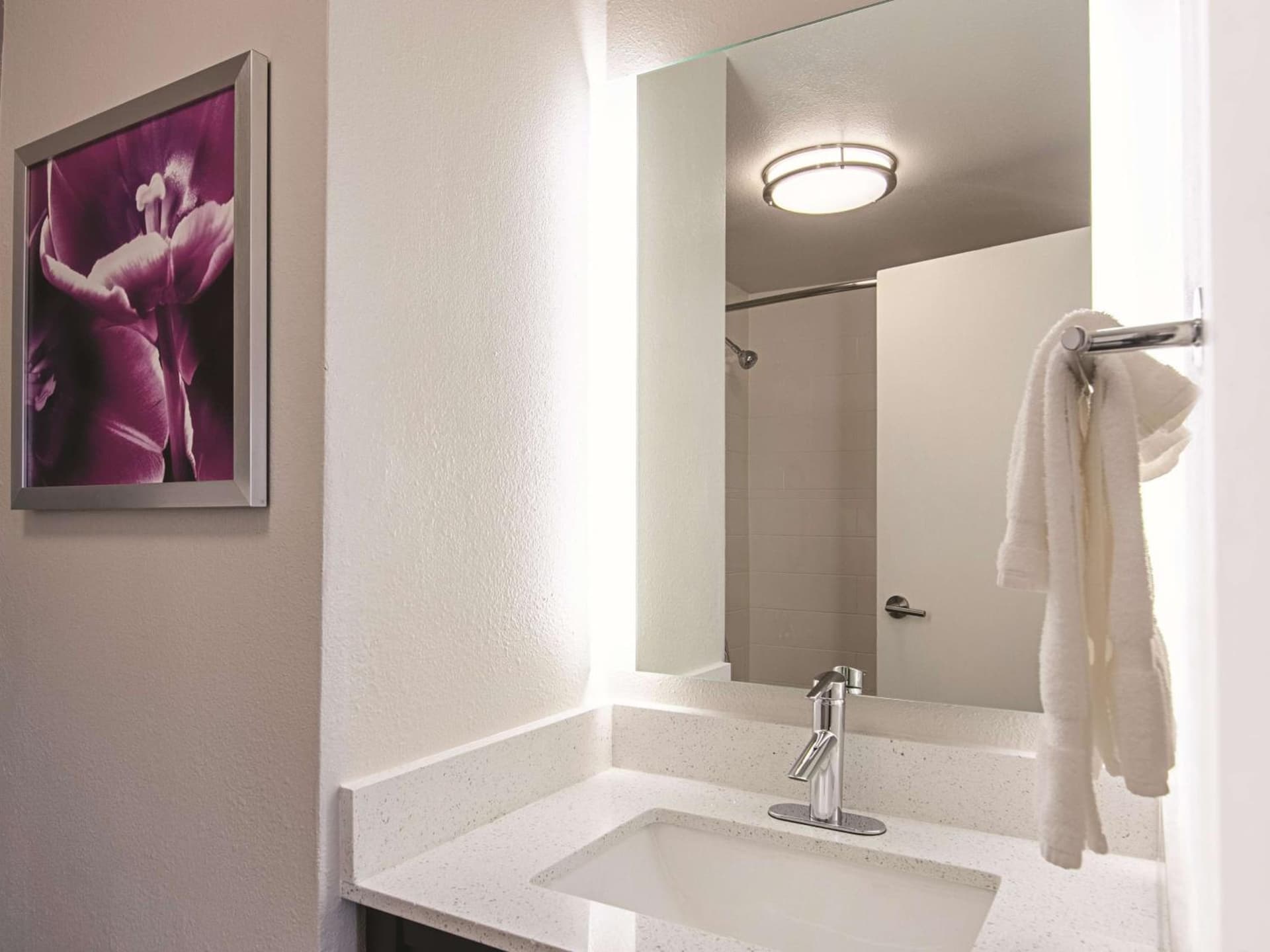 La Quinta Inn & Suites by Wyndham Portland DT Maine Med gallery photo in Portland, ME — image 5