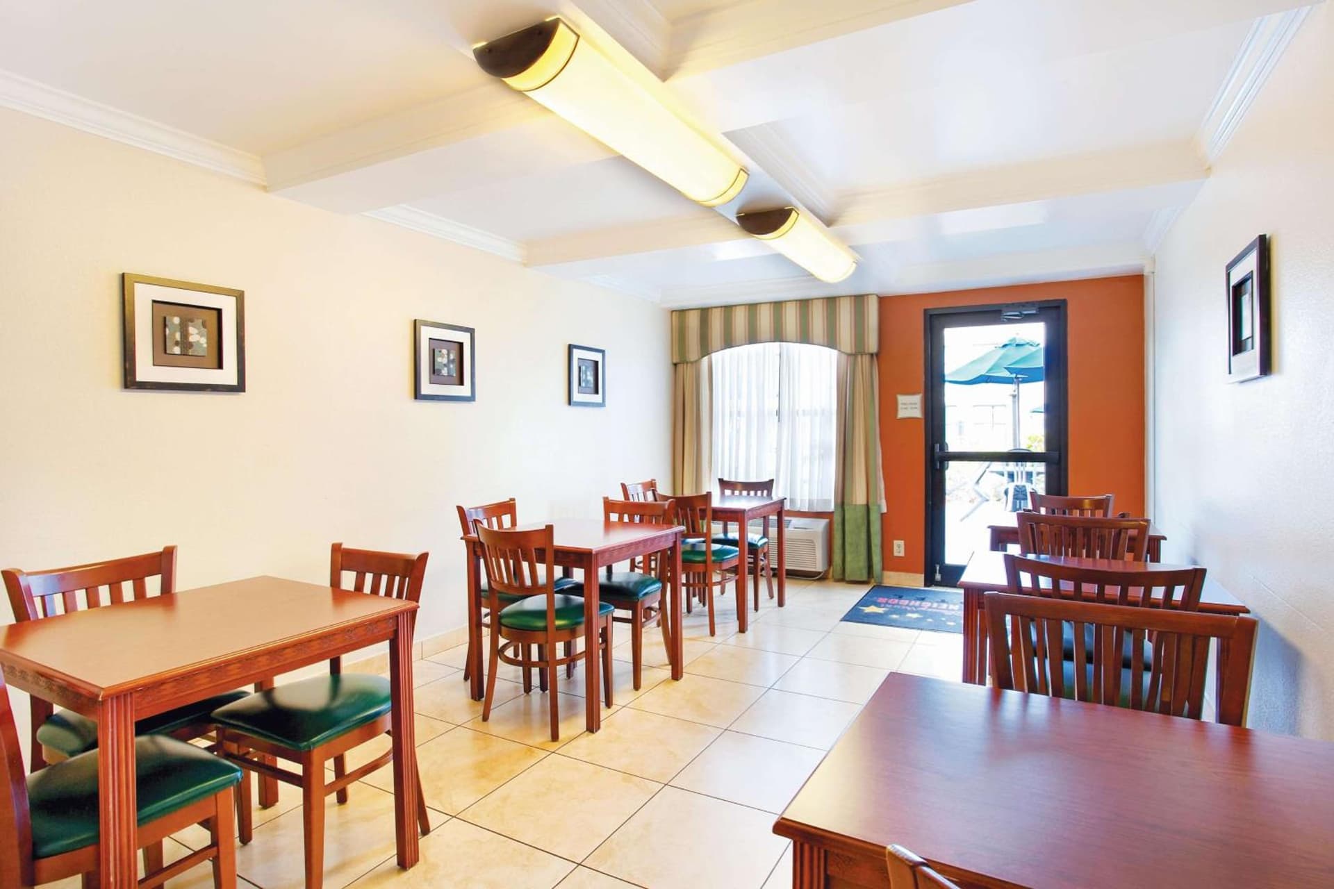La Quinta Inn by Wyndham Orlando International Drive North gallery photo in Orlando, FL — image 22