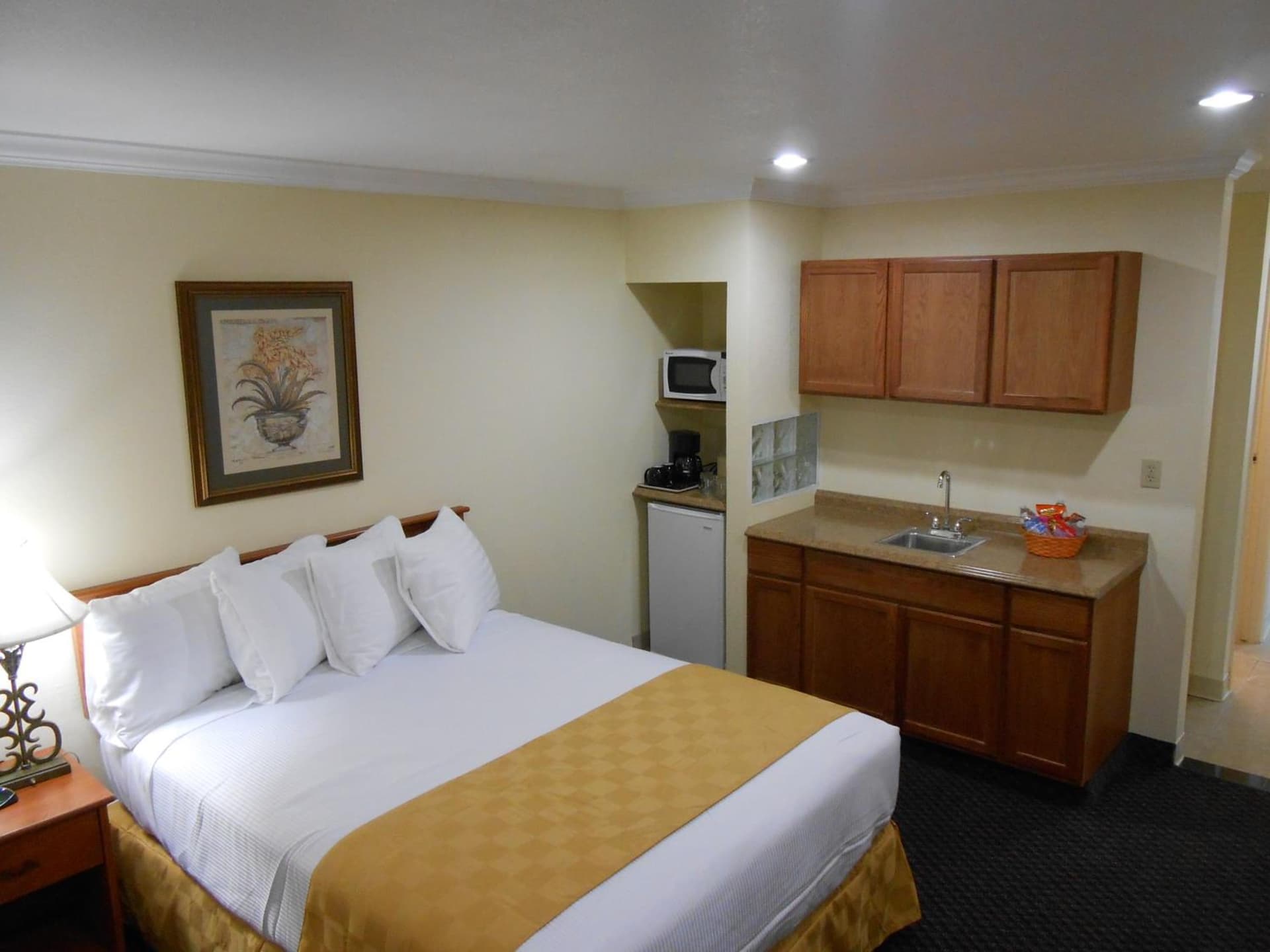 Best Inn & Suites interior in Anaheim, CA — gallery photo 2