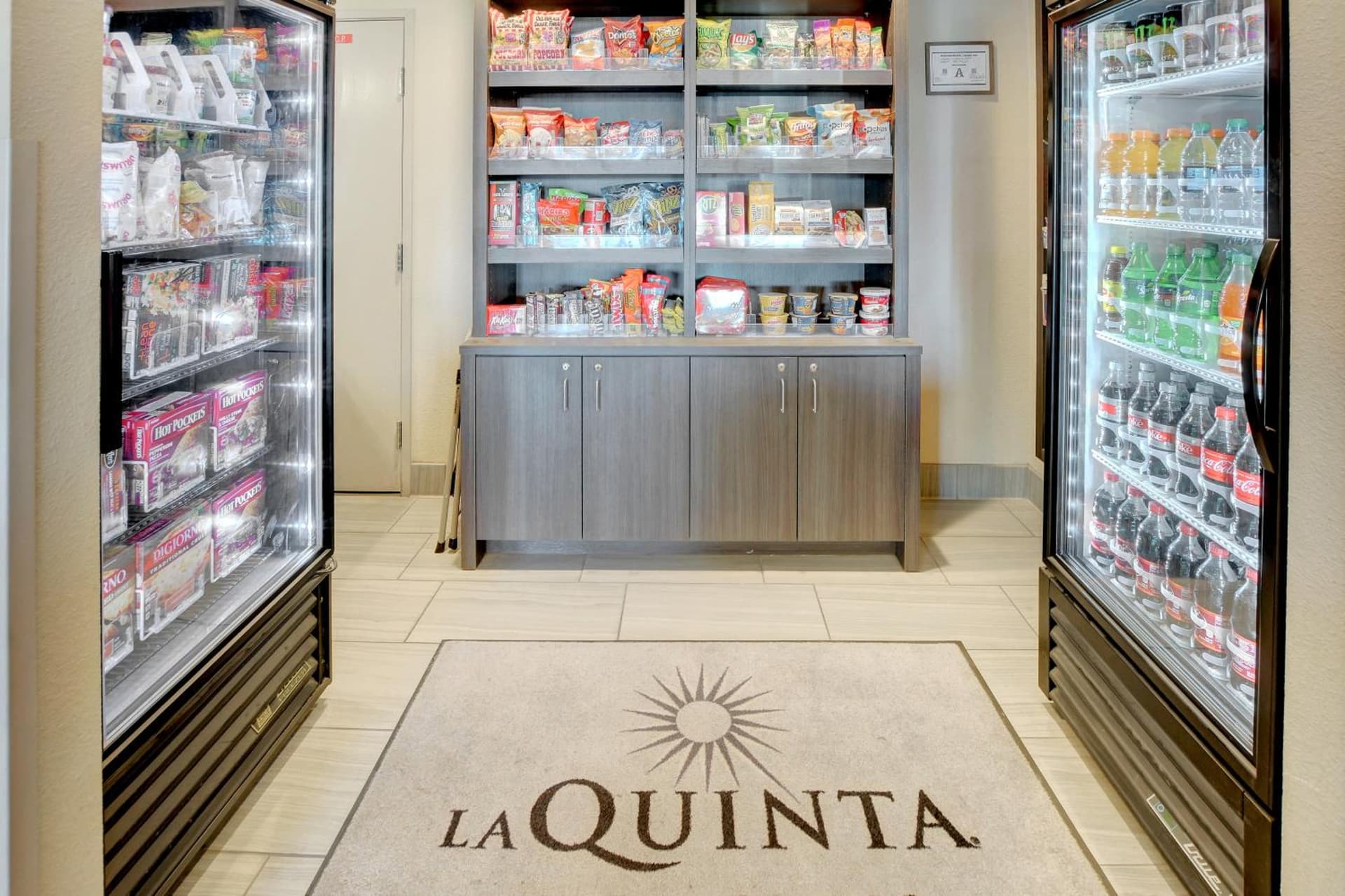 La Quinta Inn & Suites by Wyndham Las Vegas Nellis gallery photo in Las Vegas, NV — image 20
