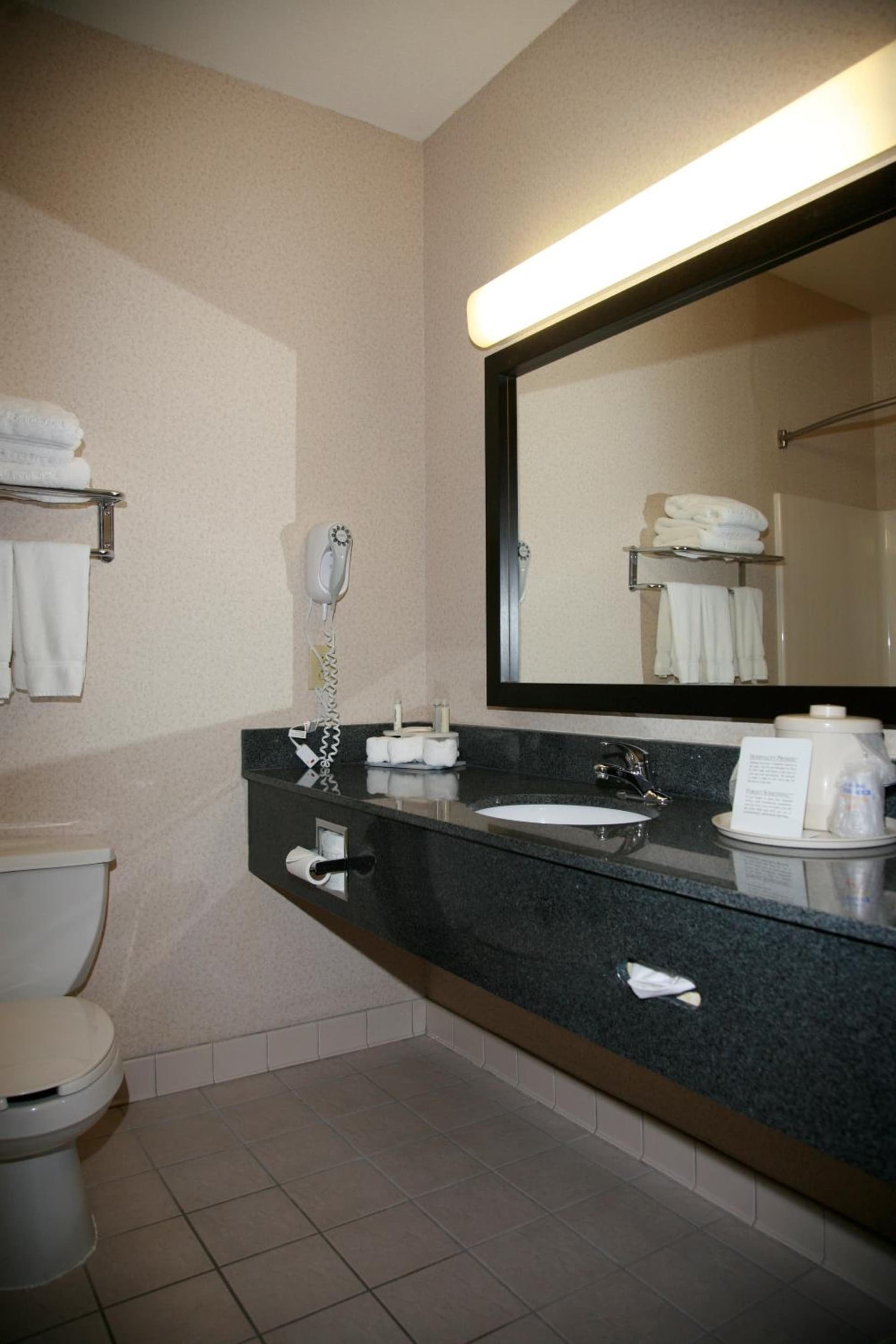 Holiday Inn Express Fort Wayne - East - New Haven by IHG property views in New Haven, IN — gallery photo 3