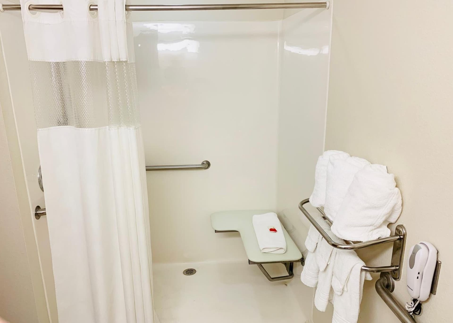 Ramada Limited by Wyndham, Bloomington I-55 & I-74 IL gallery photo in Bloomington, IL — image 29