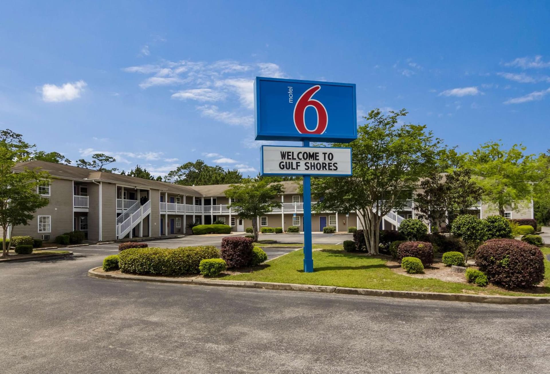 Motel 6-Gulf Shores, AL featured exterior or lobby in Gulf Shores, AL — similar hotel