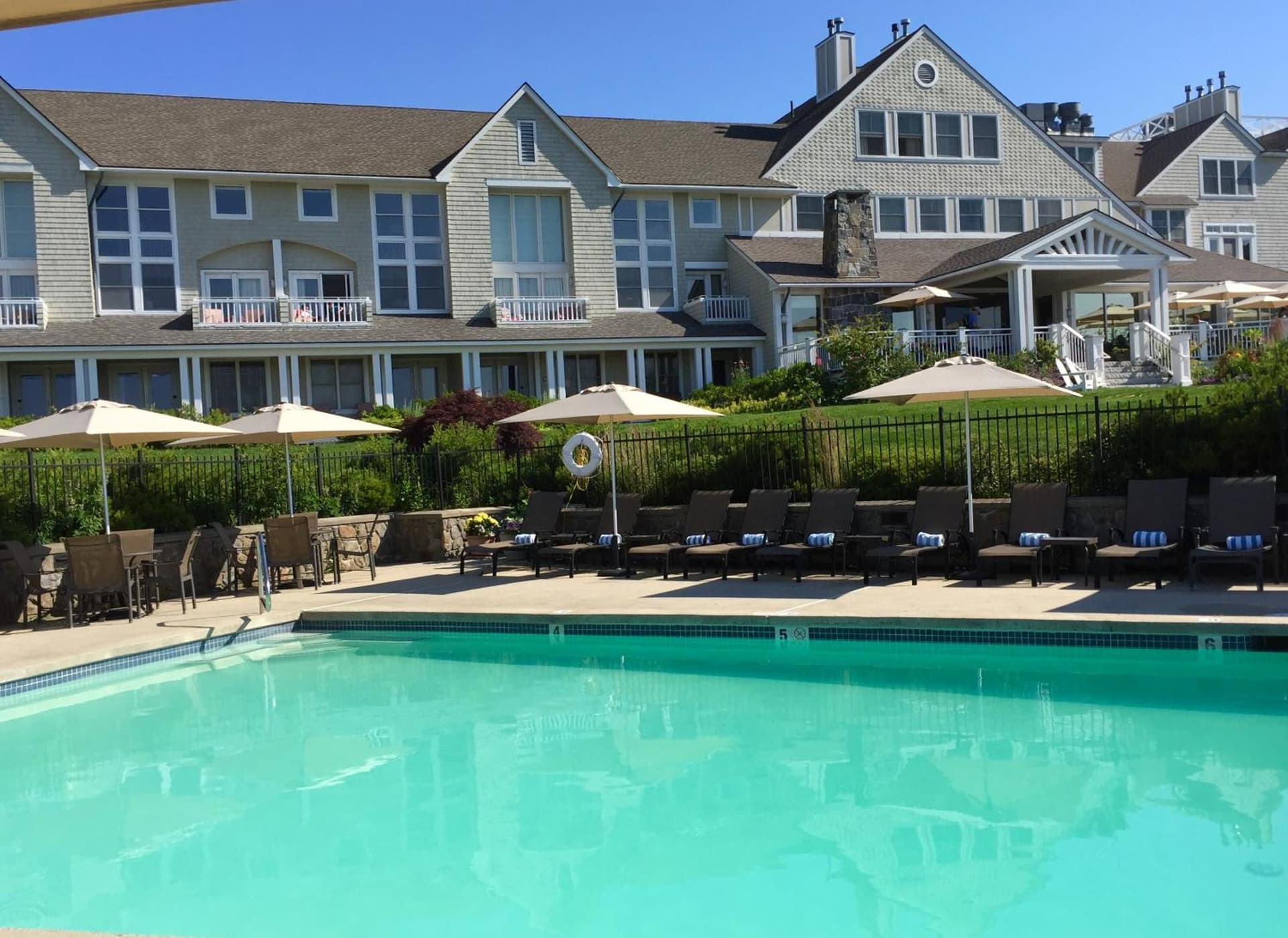 Inn By the Sea interior in Cape Elizabeth — gallery photo 2
