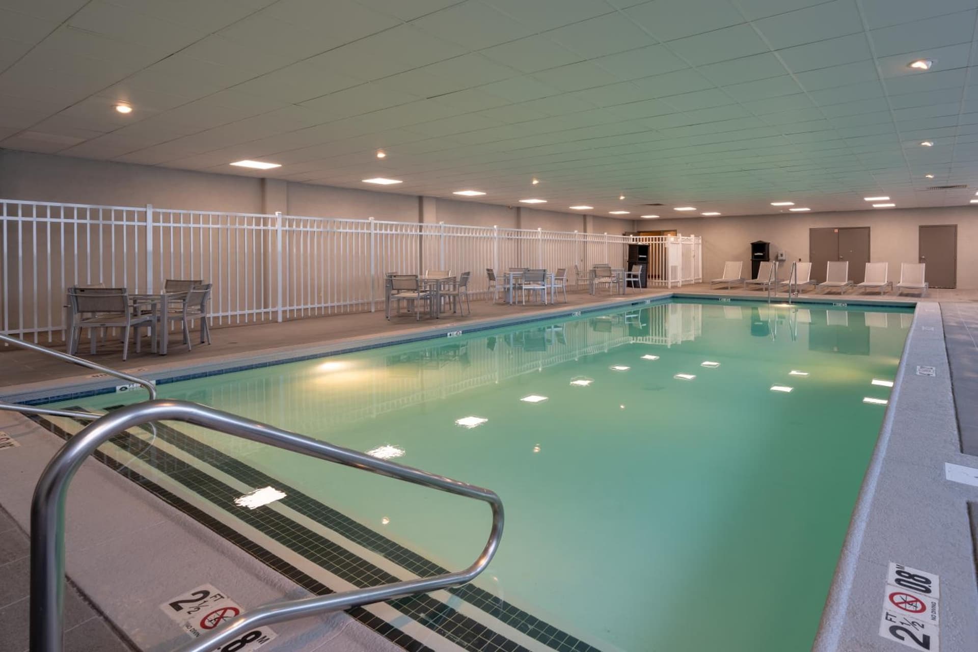 Cottonwood Airport & Expo Hotel Louisville gallery photo in Louisville, KY — image 27