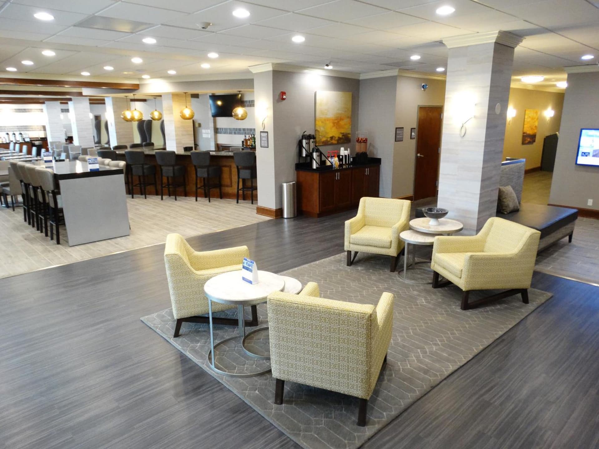 Cottonwood Airport & Expo Hotel Louisville gallery photo in Louisville, KY — image 49