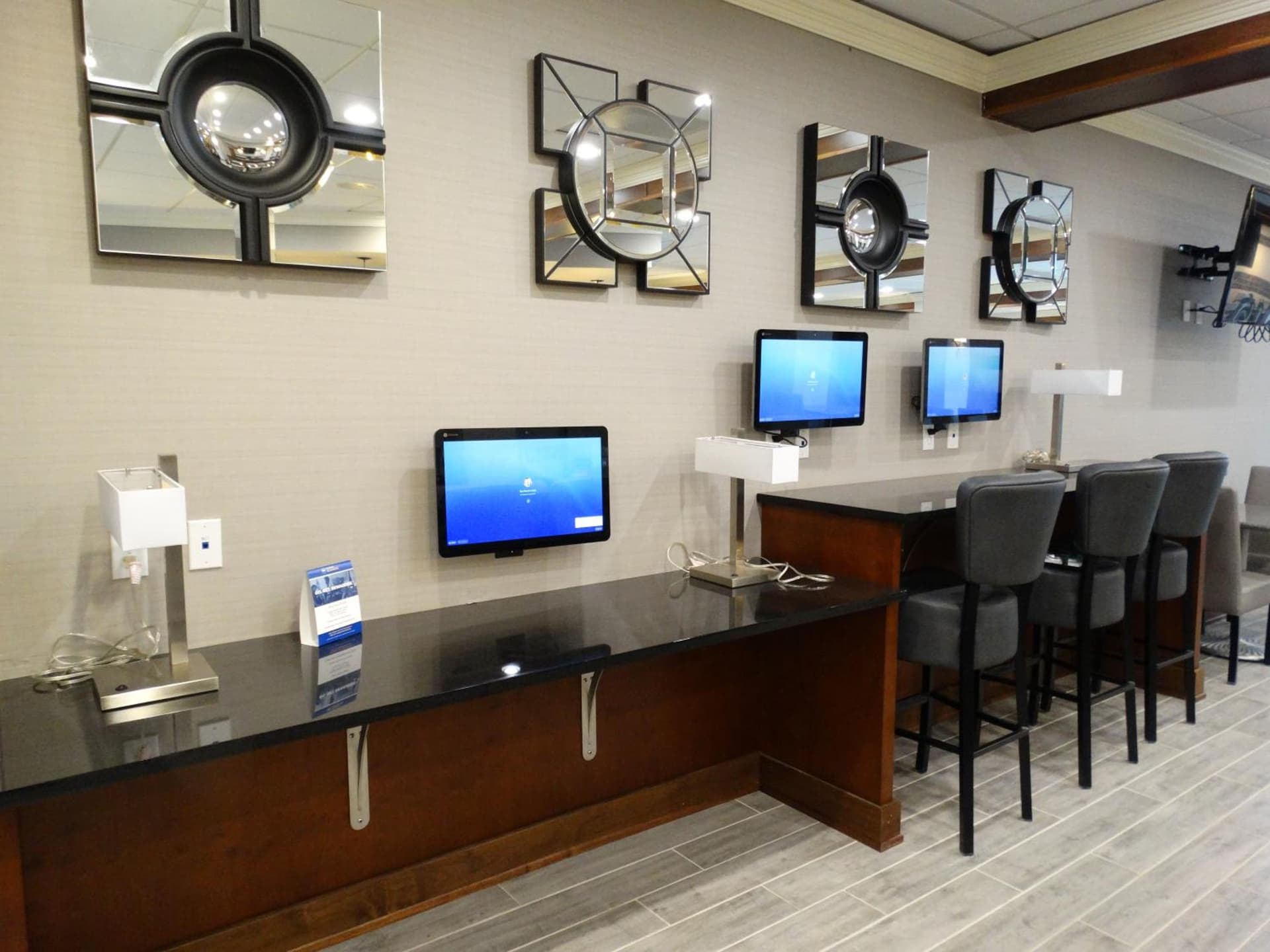 Cottonwood Airport & Expo Hotel Louisville gallery photo in Louisville, KY — image 59