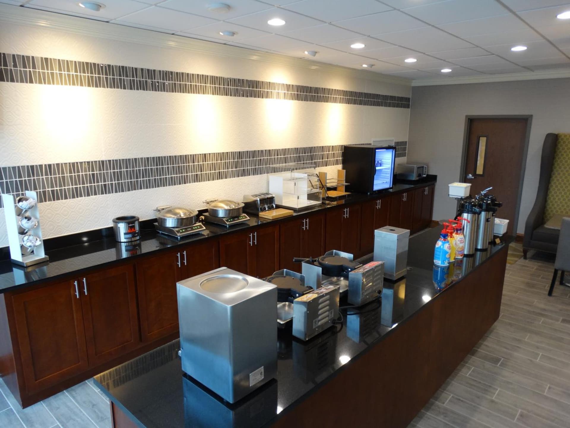 Cottonwood Airport & Expo Hotel Louisville gallery photo in Louisville, KY — image 37