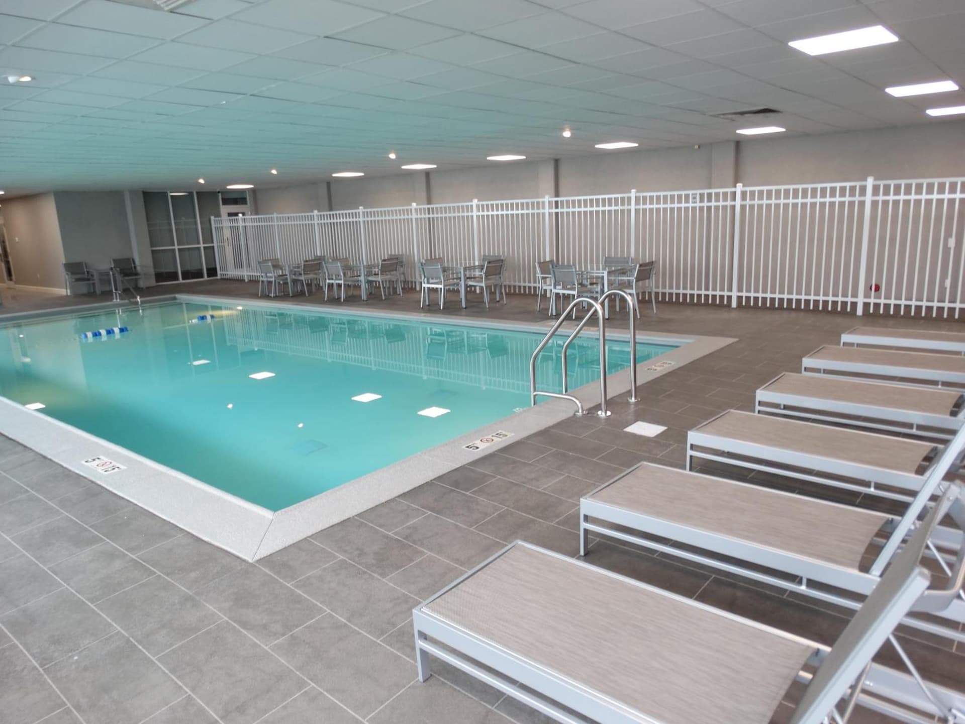 Cottonwood Airport & Expo Hotel Louisville gallery photo in Louisville, KY — image 43
