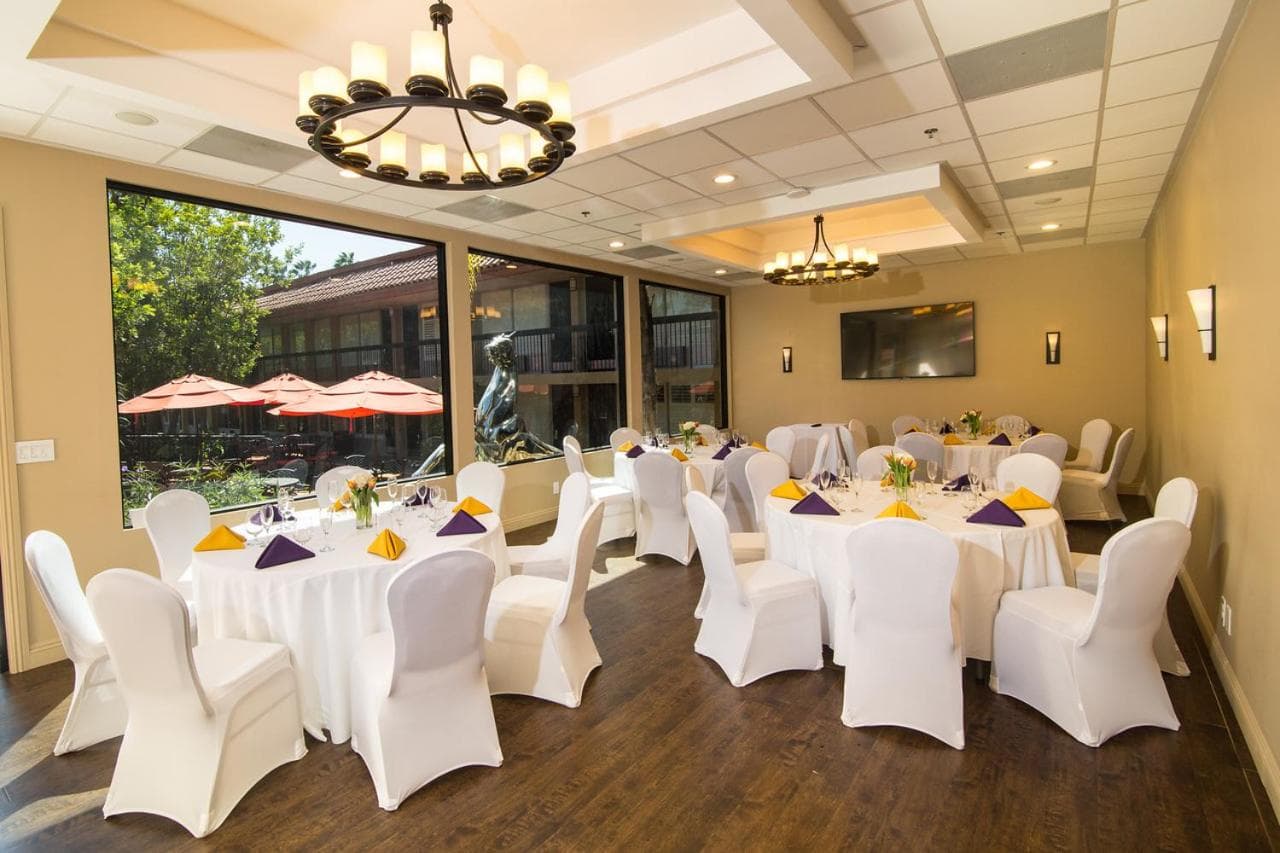 Palm Garden Hotel gallery photo in Thousand Oaks, CA — image 6