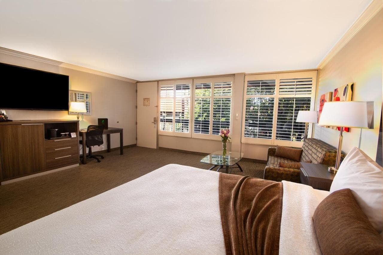 Palm Garden Hotel gallery photo in Thousand Oaks, CA — image 15