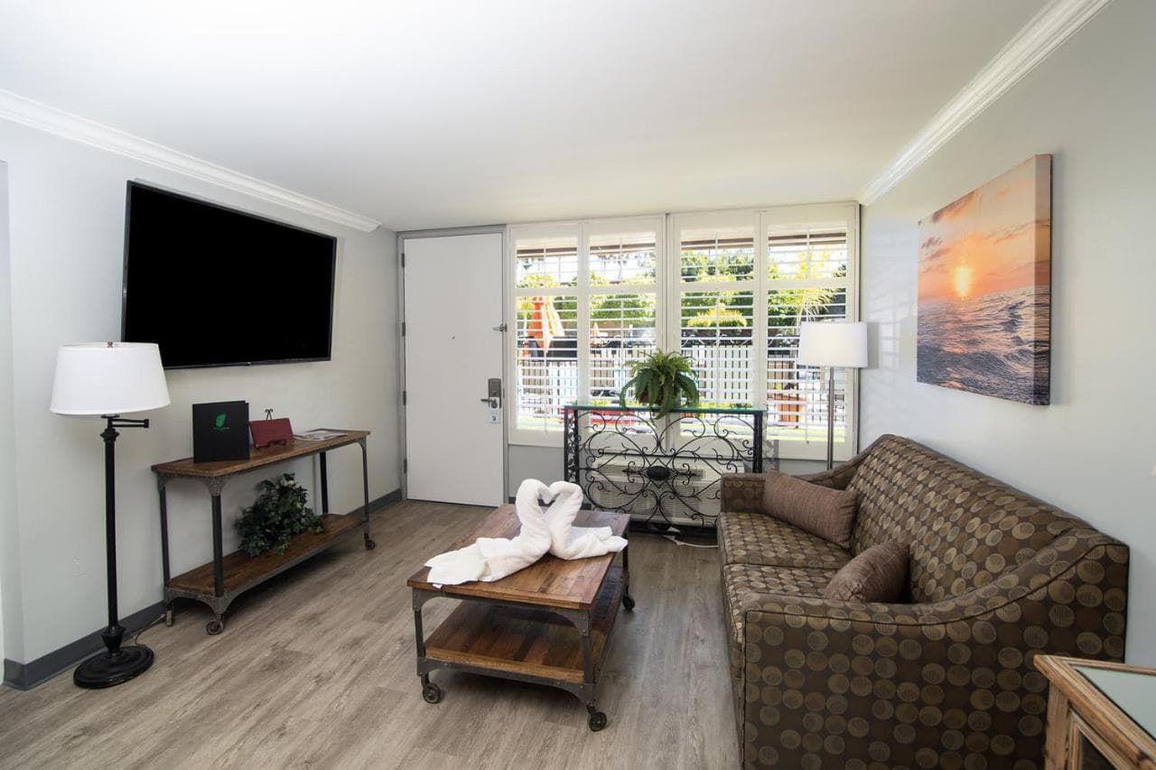 Palm Garden Hotel gallery photo in Thousand Oaks, CA — image 45