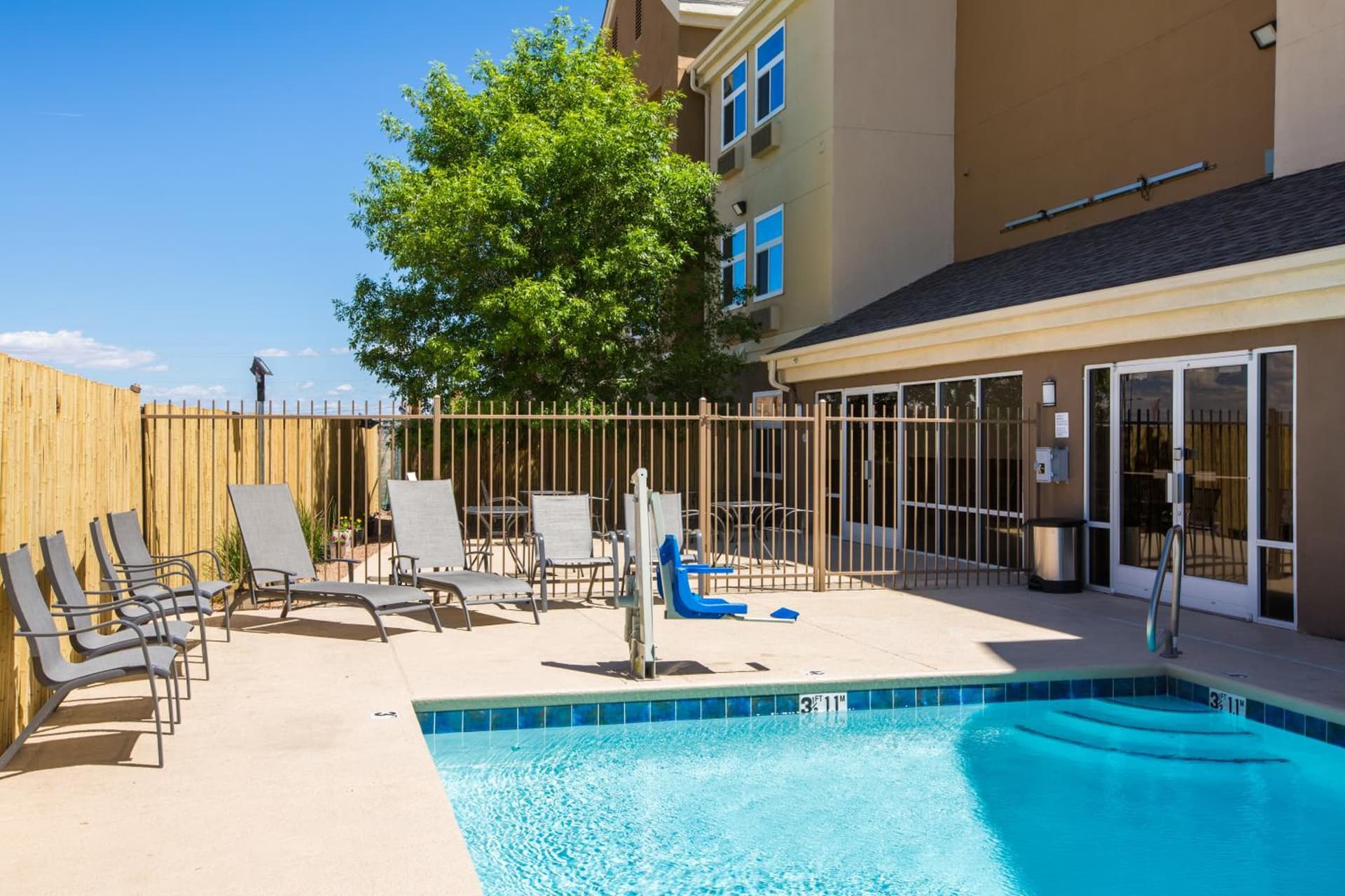 Baymont by Wyndham Albuquerque Airport gallery photo in Albuquerque, NM — image 9