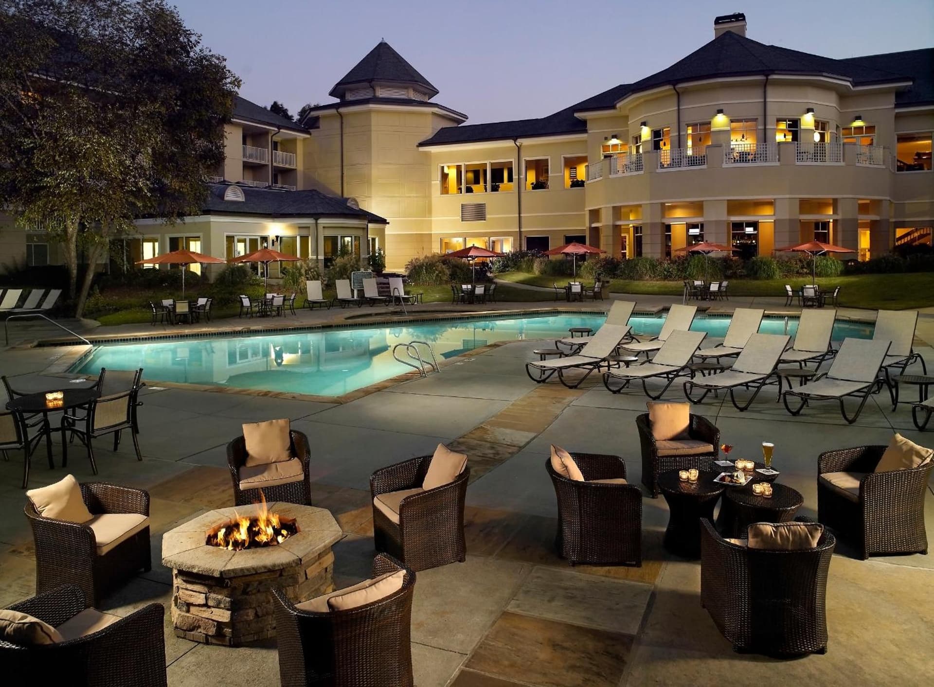 Atlanta Evergreen Lakeside Resort interior in Stone Mountain, GA — gallery photo 2