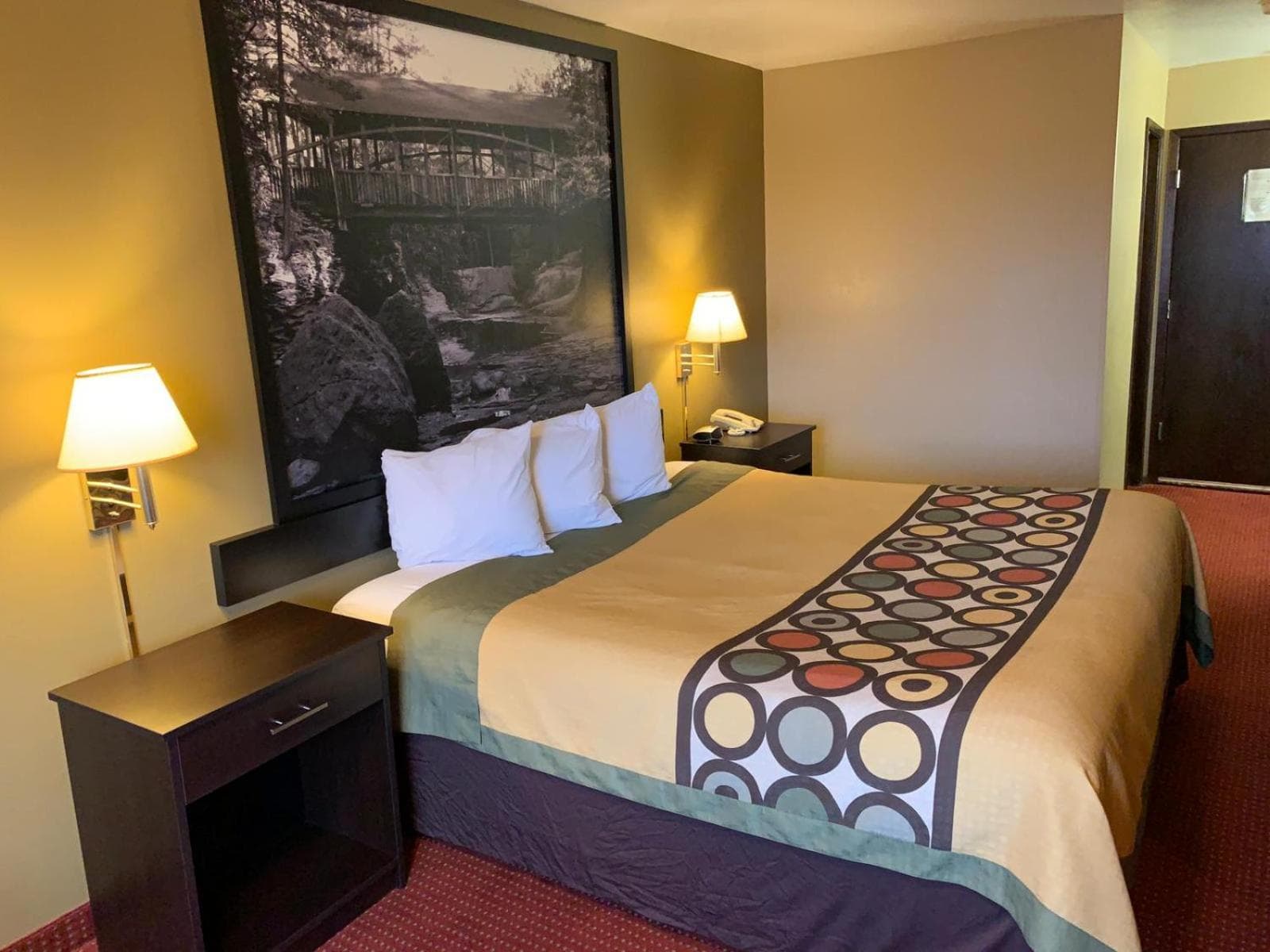 Super 8 by Wyndham Eau Claire WI gallery photo in Eau Claire, WI — image 14