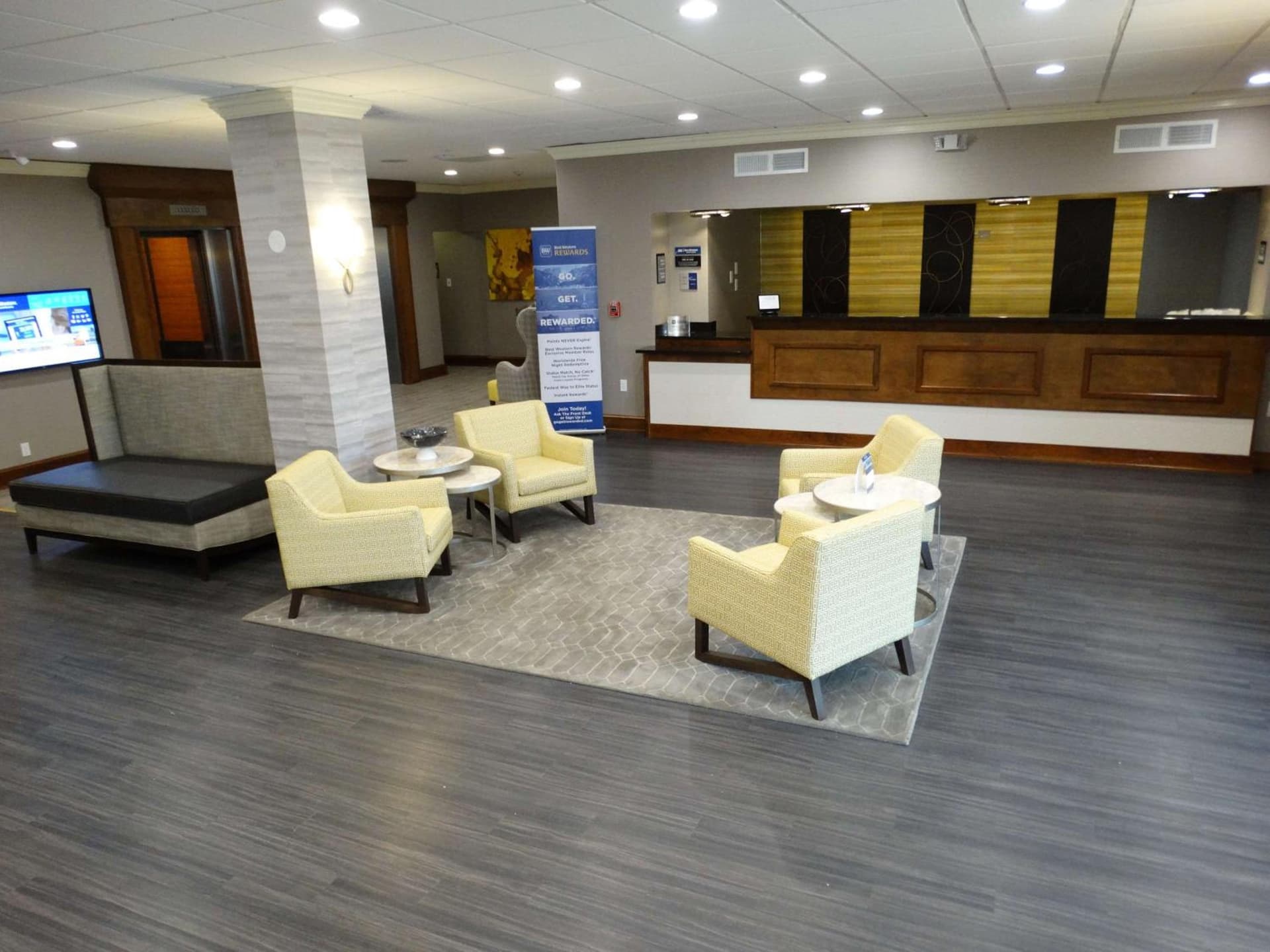 Cottonwood Airport & Expo Hotel Louisville gallery photo in Louisville, KY — image 10