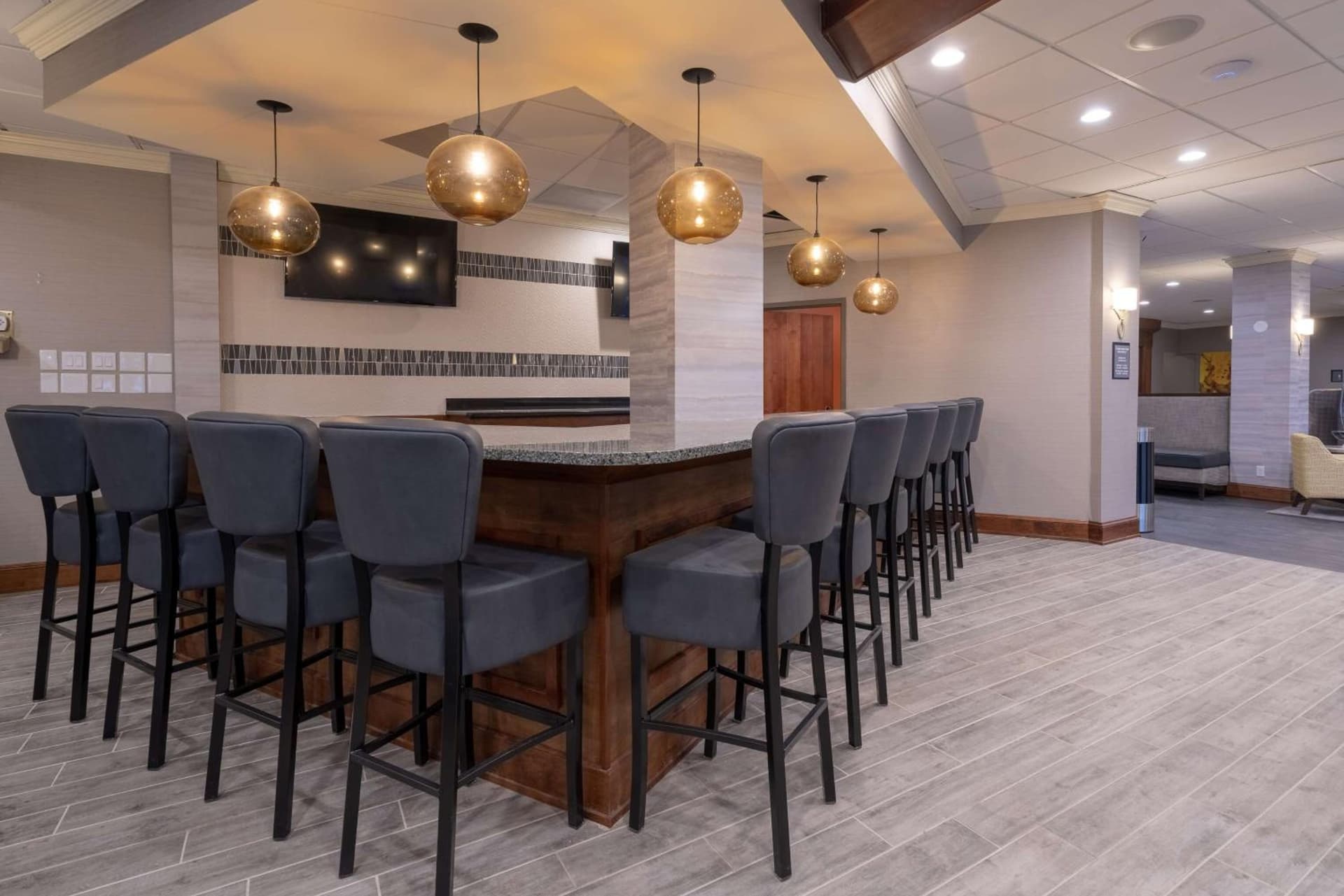 Cottonwood Airport & Expo Hotel Louisville gallery photo in Louisville, KY — image 64
