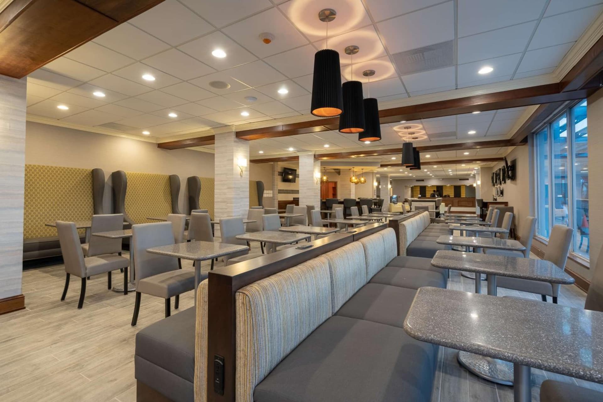 Cottonwood Airport & Expo Hotel Louisville gallery photo in Louisville, KY — image 25