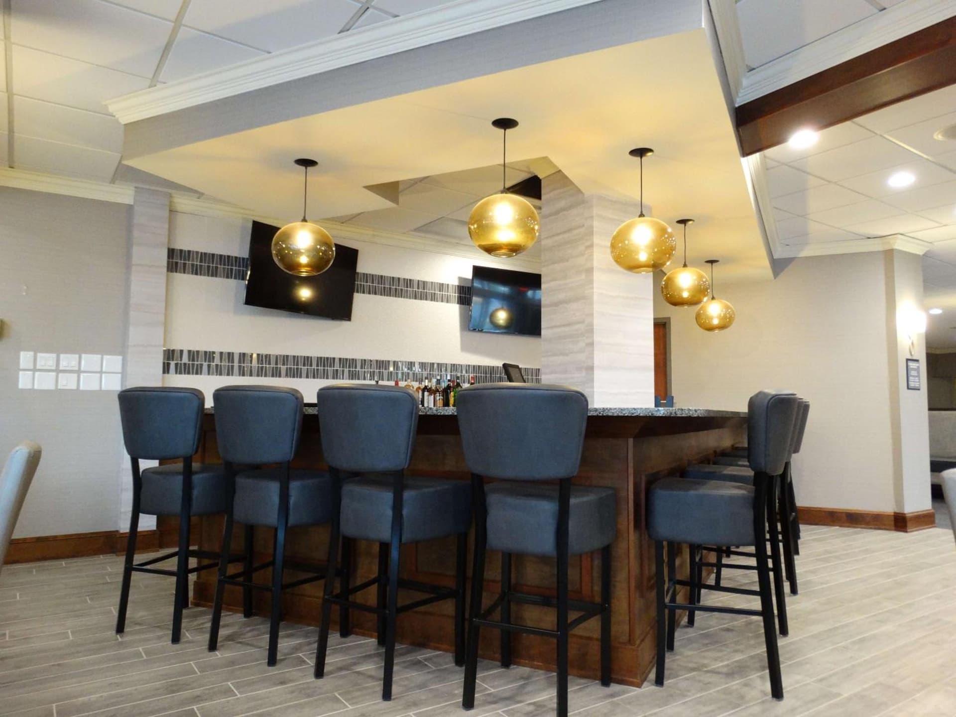 Cottonwood Airport & Expo Hotel Louisville gallery photo in Louisville, KY — image 50