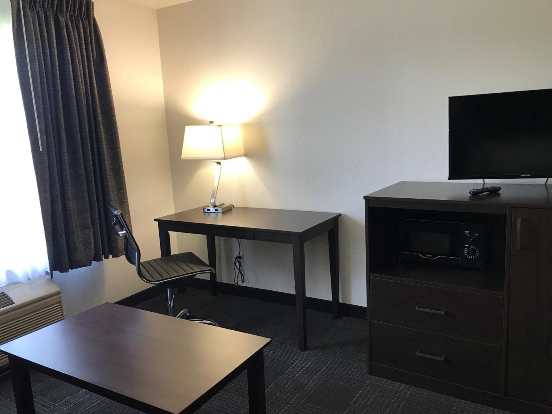 Days Inn & Suites by Wyndham Gresham gallery photo in Gresham, OR — image 4