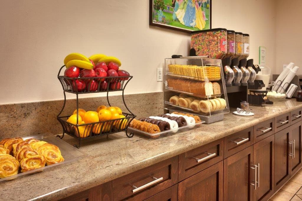 Cortona Inn and Suites Anaheim Resort gallery photo in Anaheim, CA — image 25