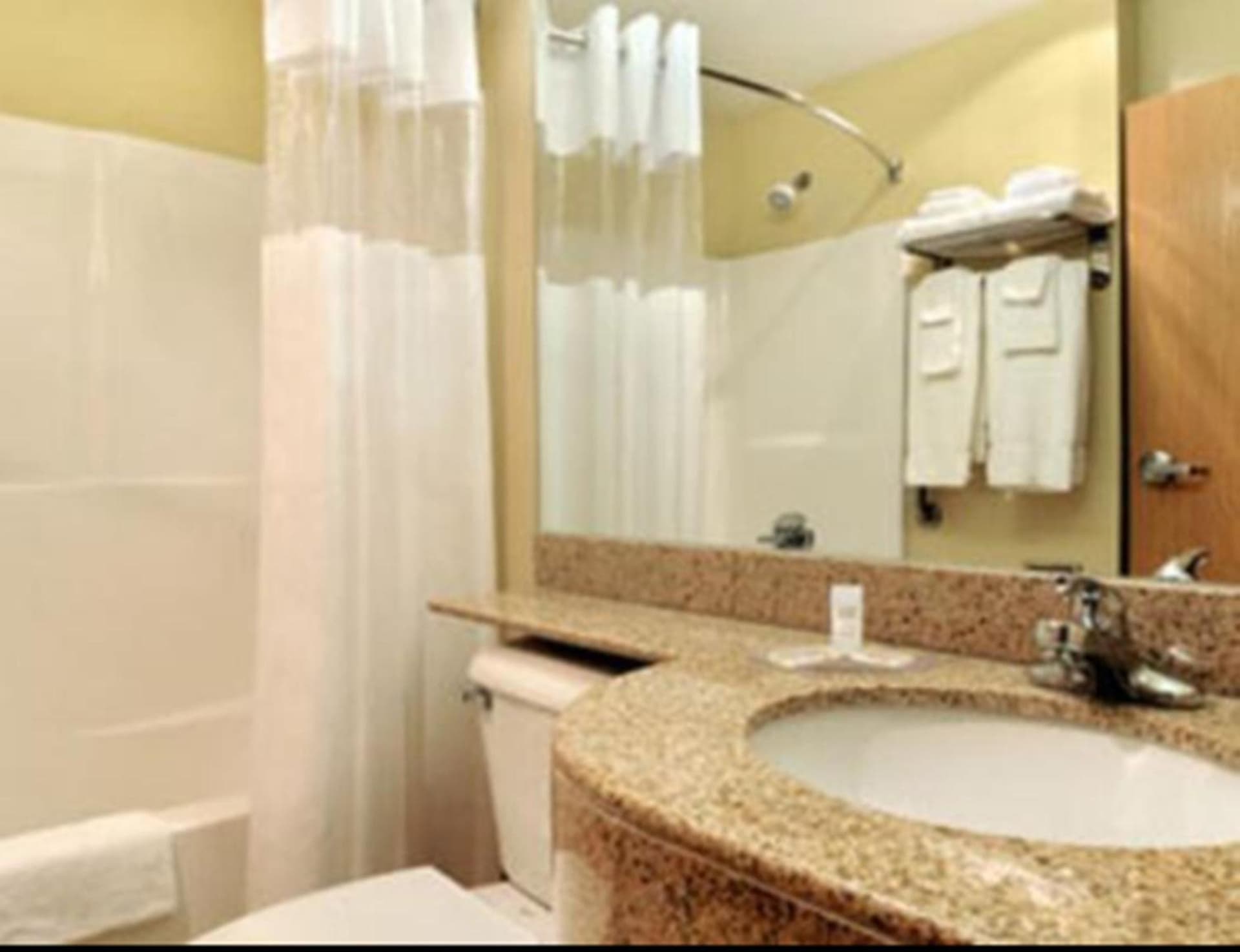 Microtel Inn & Suites by Wyndham Huntsville gallery photo in Huntsville, AL — image 11