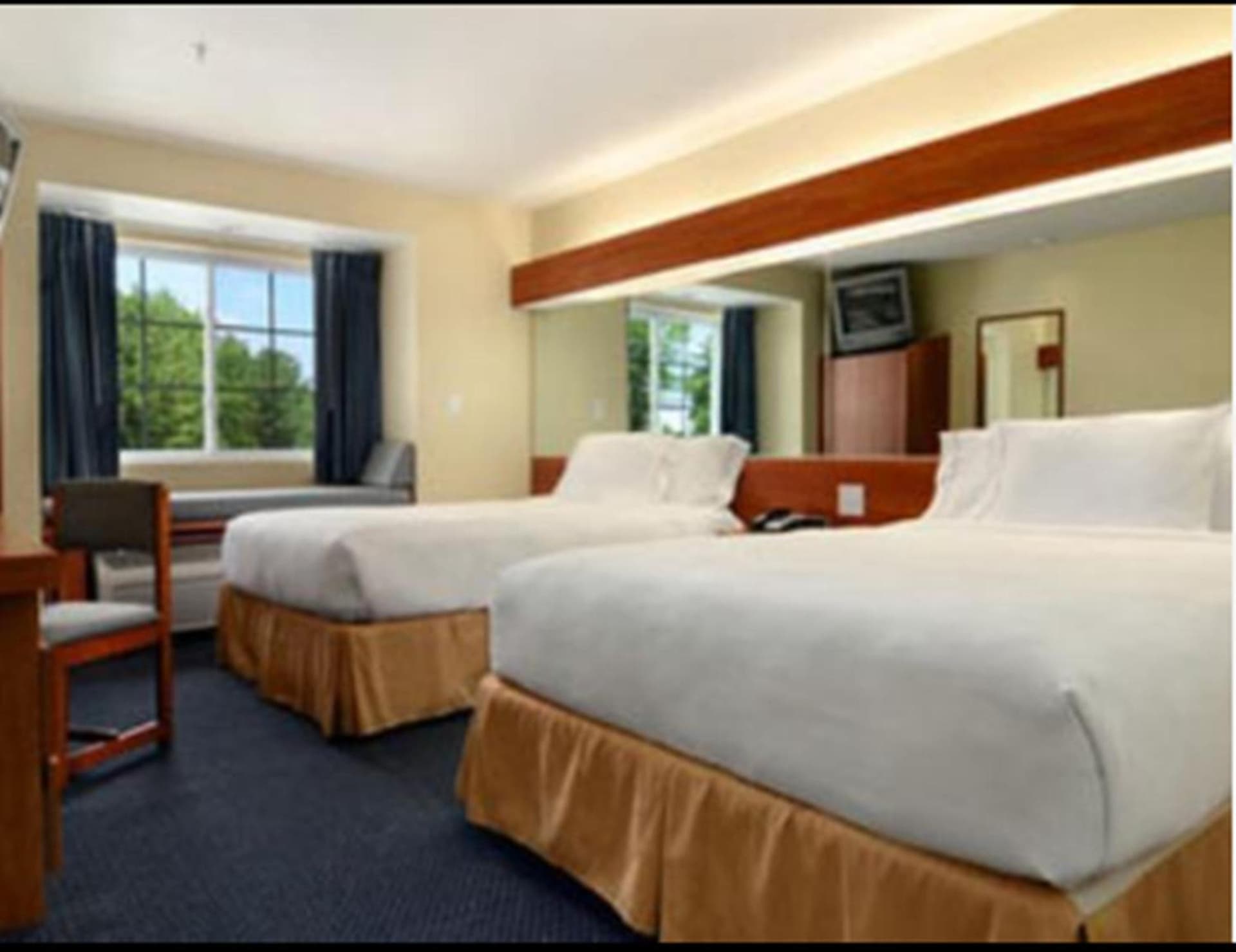 Microtel Inn & Suites by Wyndham Huntsville gallery photo in Huntsville, AL — image 9