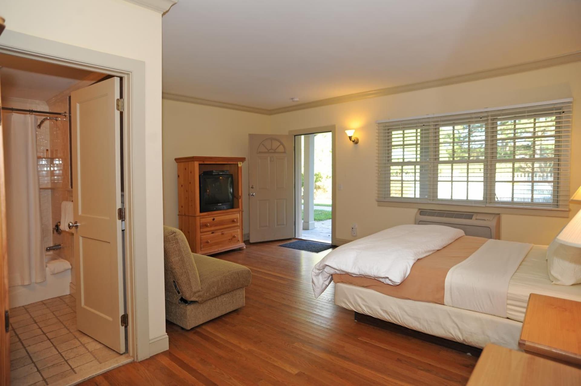 Southampton Long Island Hotel gallery photo in Southampton, NY — image 9