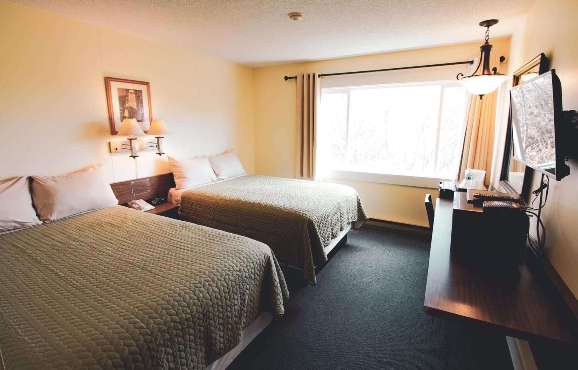 Kings Landing interior in Homer, AK — gallery photo 2