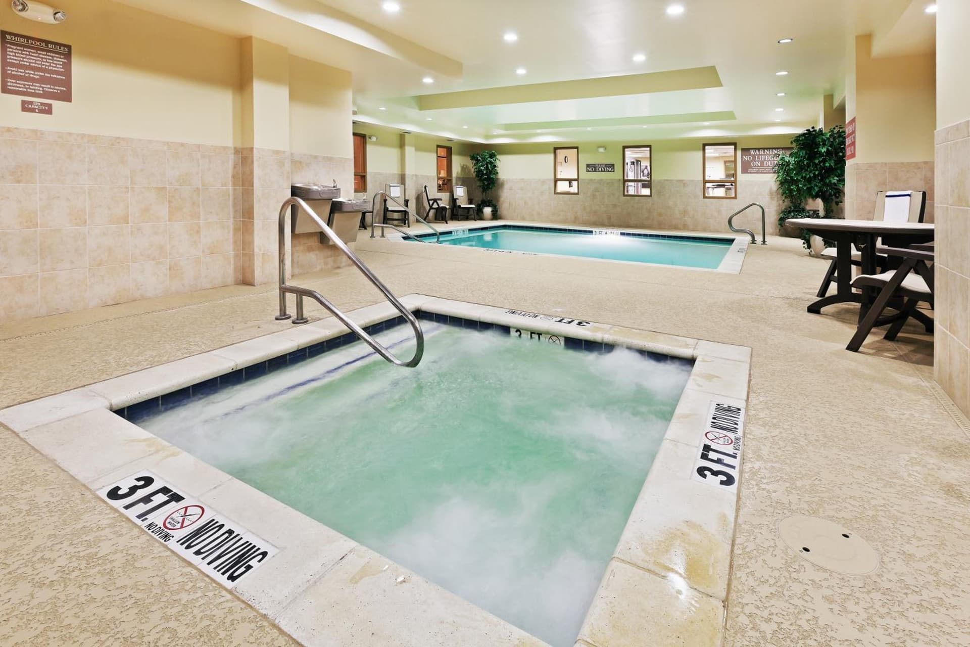 Country Inn & Suites by Radisson, Texarkana, TX interior in Texarkana - Texas, TX — gallery photo 2